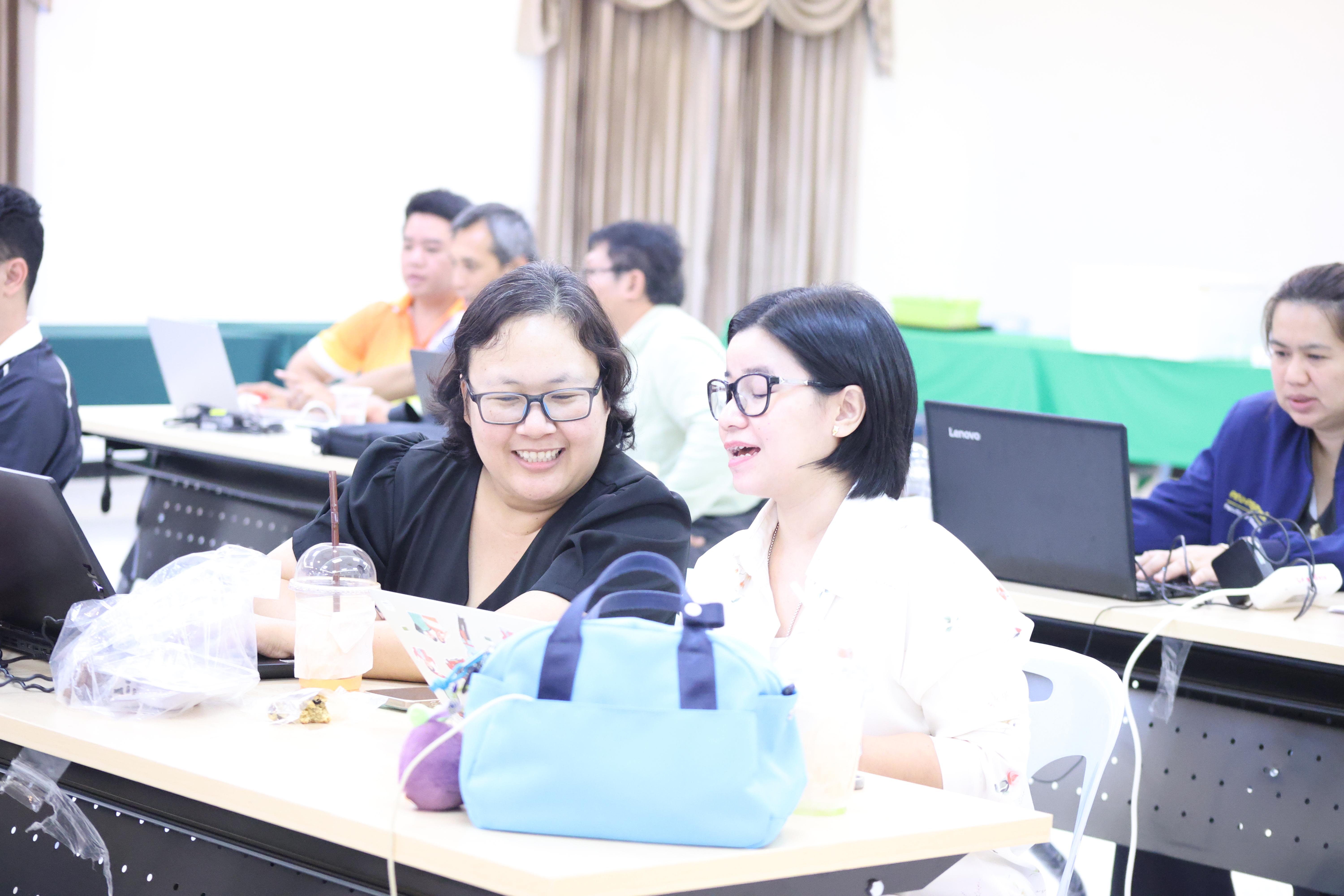 226. การอบรมในโมดูลที่ 8 เรื่อง “เทคโนโลยีดิจิทัลในการจัดการเรียนรู้” โดย ผู้ช่วยศาสตราจารย์ ดร.นรินธน์ นนทมาลย์