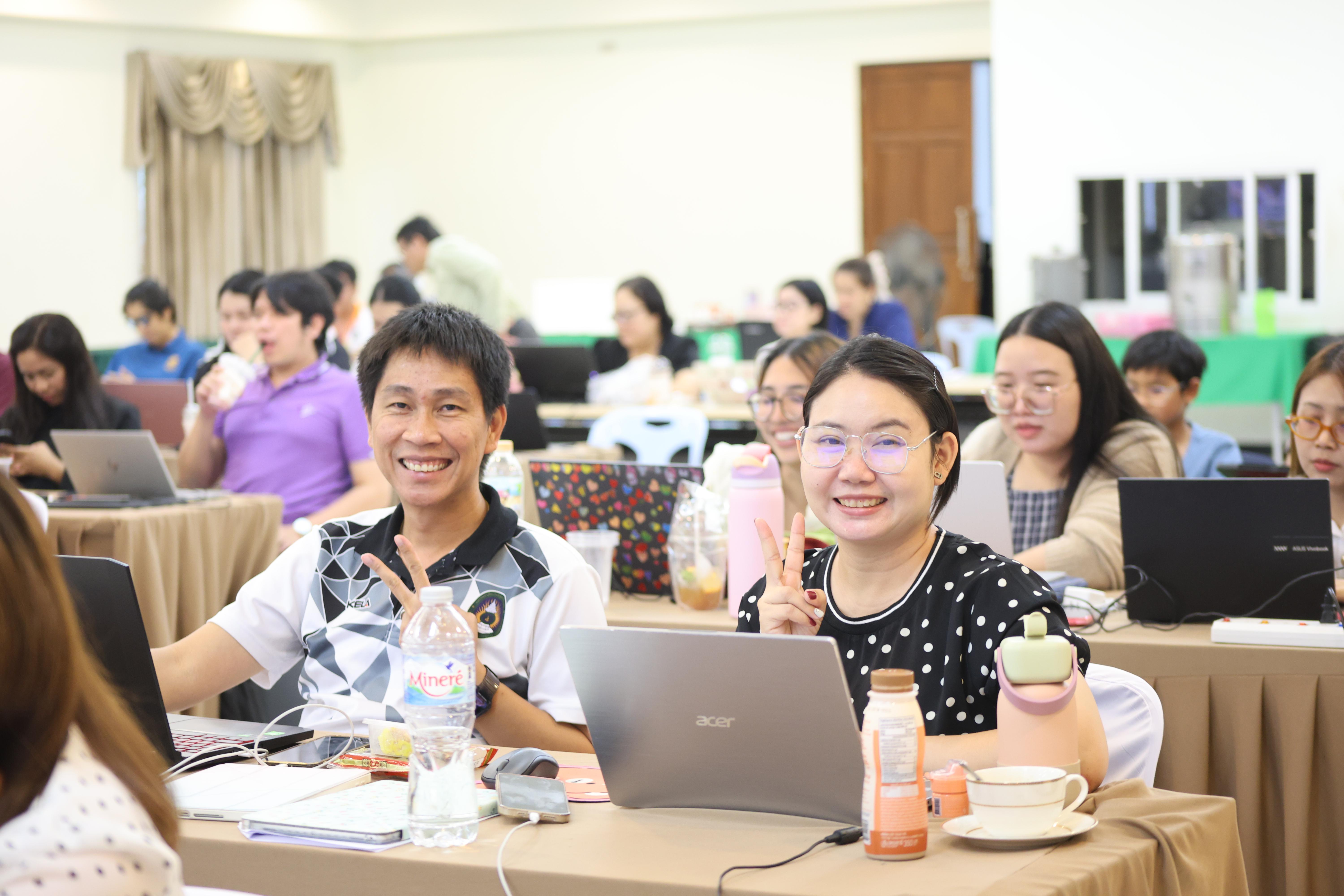 240. การอบรมในโมดูลที่ 8 เรื่อง “เทคโนโลยีดิจิทัลในการจัดการเรียนรู้” โดย ผู้ช่วยศาสตราจารย์ ดร.นรินธน์ นนทมาลย์