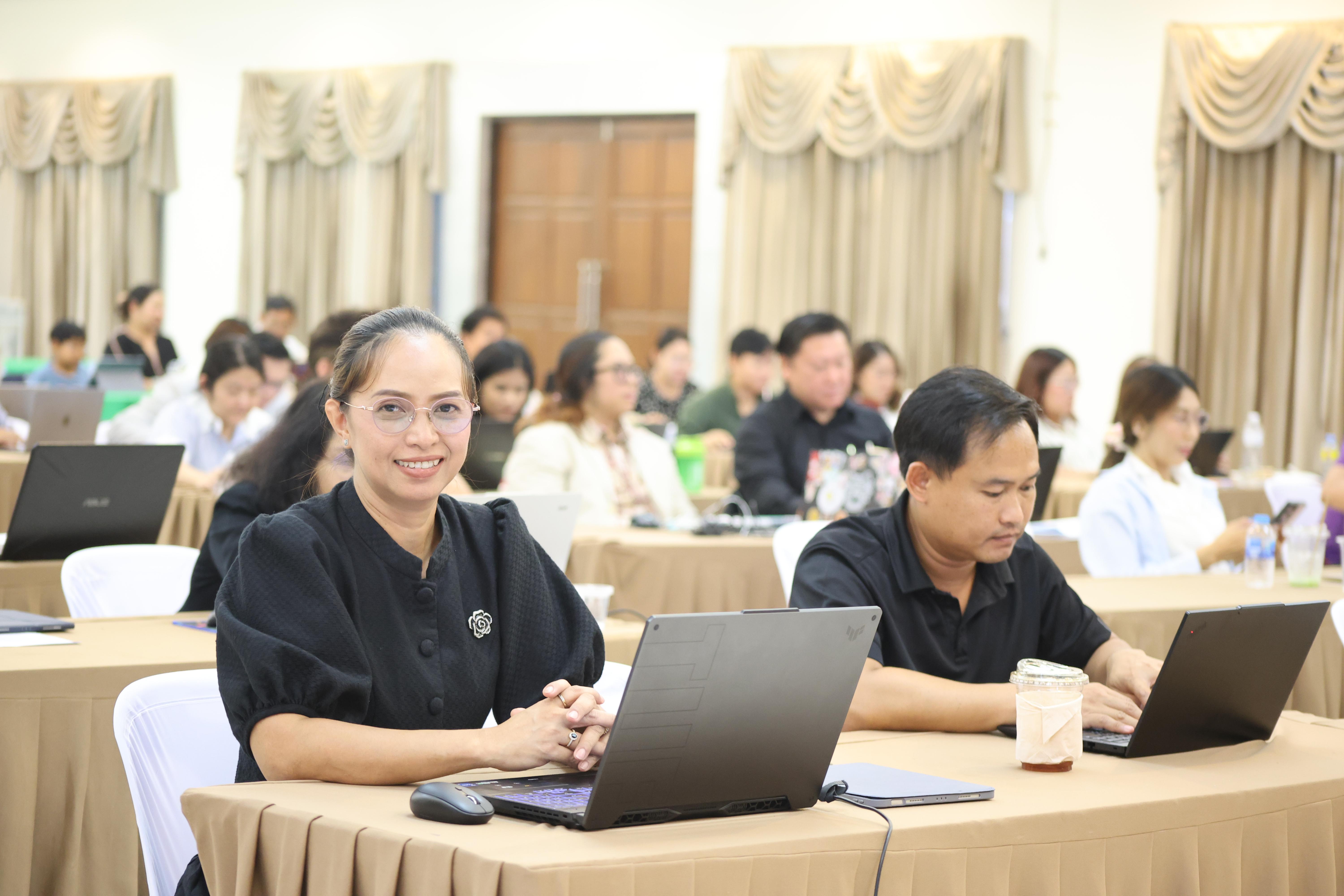 256. การอบรมในโมดูลที่ 8 เรื่อง “เทคโนโลยีดิจิทัลในการจัดการเรียนรู้” โดย ผู้ช่วยศาสตราจารย์ ดร.นรินธน์ นนทมาลย์