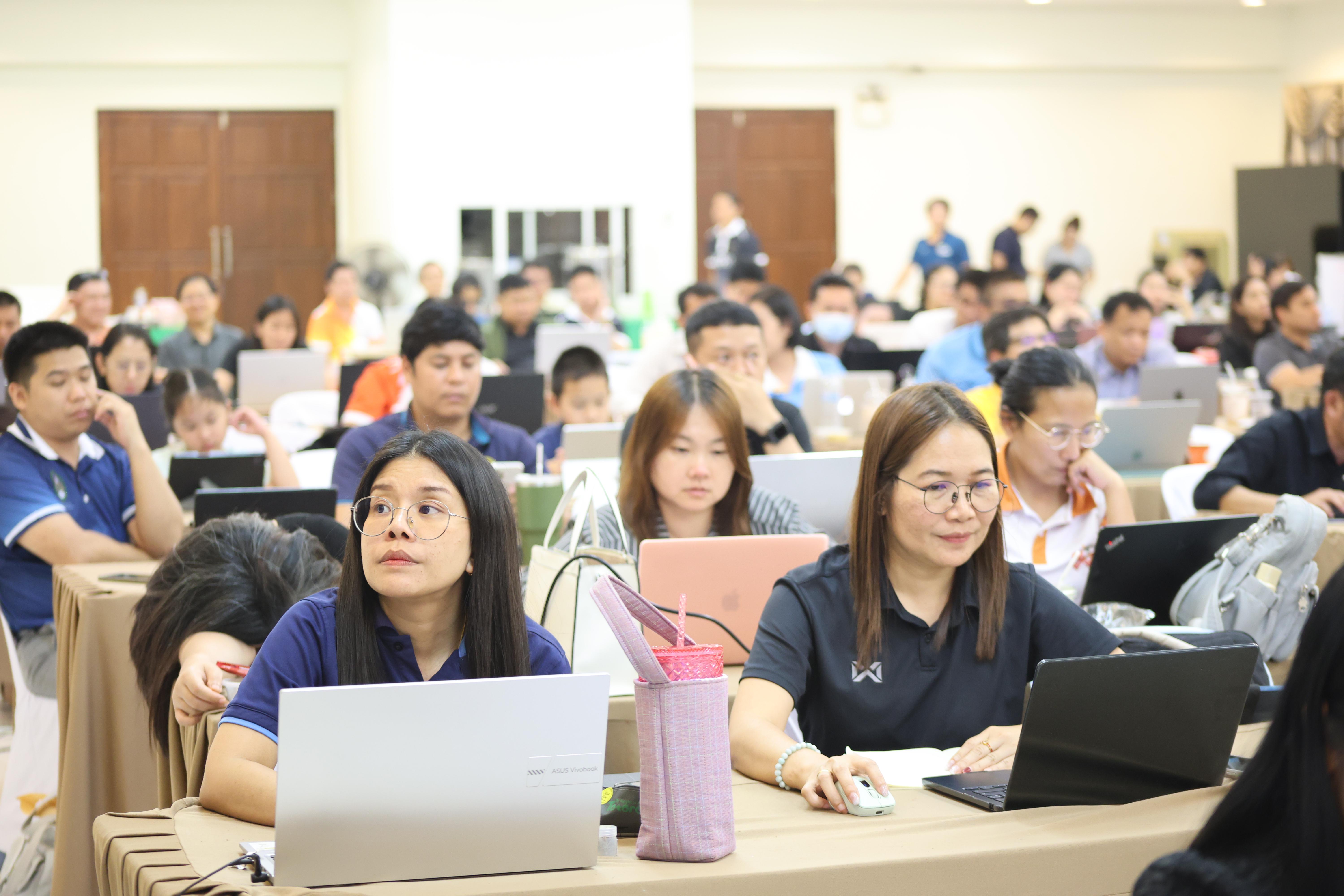 259. การอบรมในโมดูลที่ 8 เรื่อง “เทคโนโลยีดิจิทัลในการจัดการเรียนรู้” โดย ผู้ช่วยศาสตราจารย์ ดร.นรินธน์ นนทมาลย์