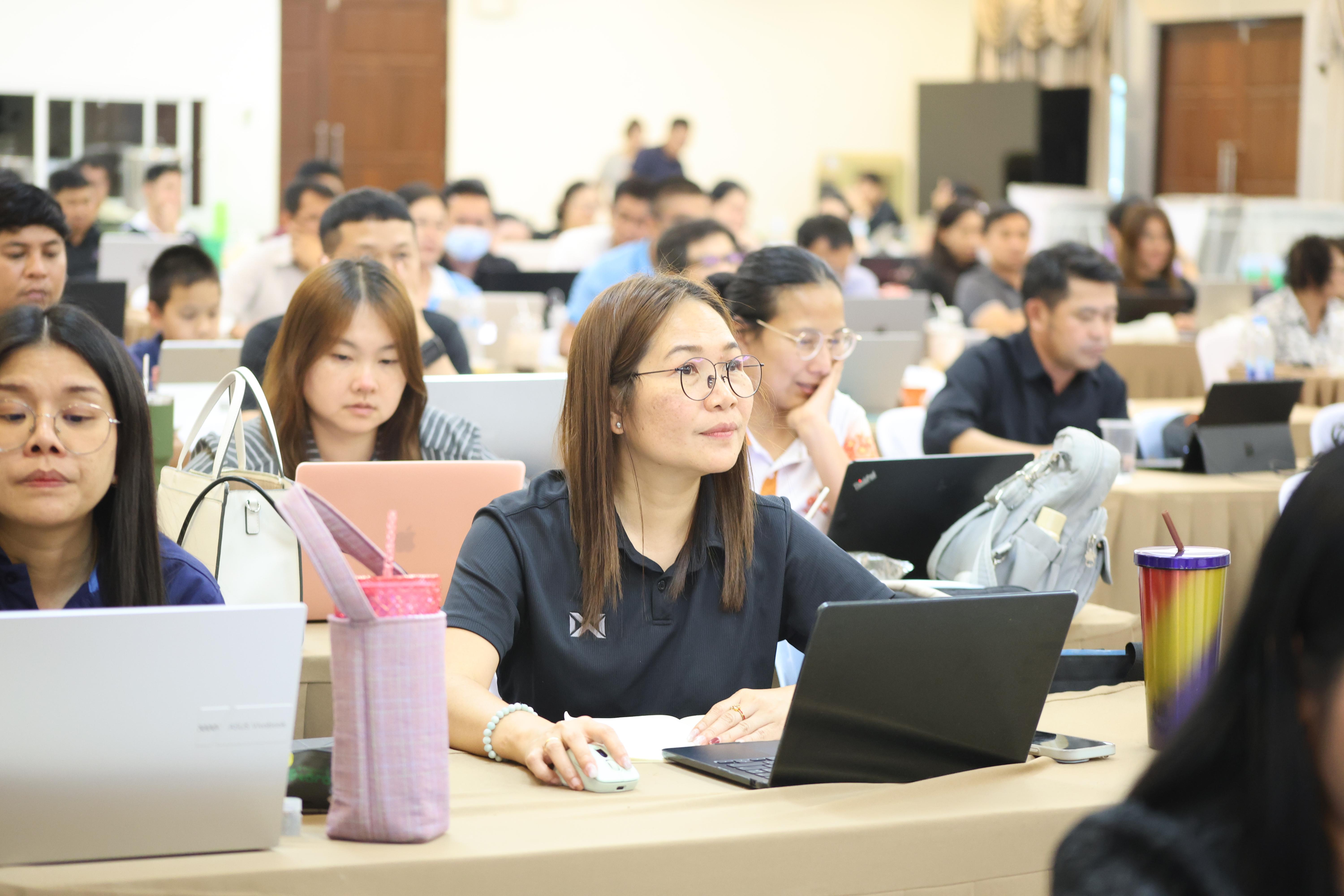 260. การอบรมในโมดูลที่ 8 เรื่อง “เทคโนโลยีดิจิทัลในการจัดการเรียนรู้” โดย ผู้ช่วยศาสตราจารย์ ดร.นรินธน์ นนทมาลย์