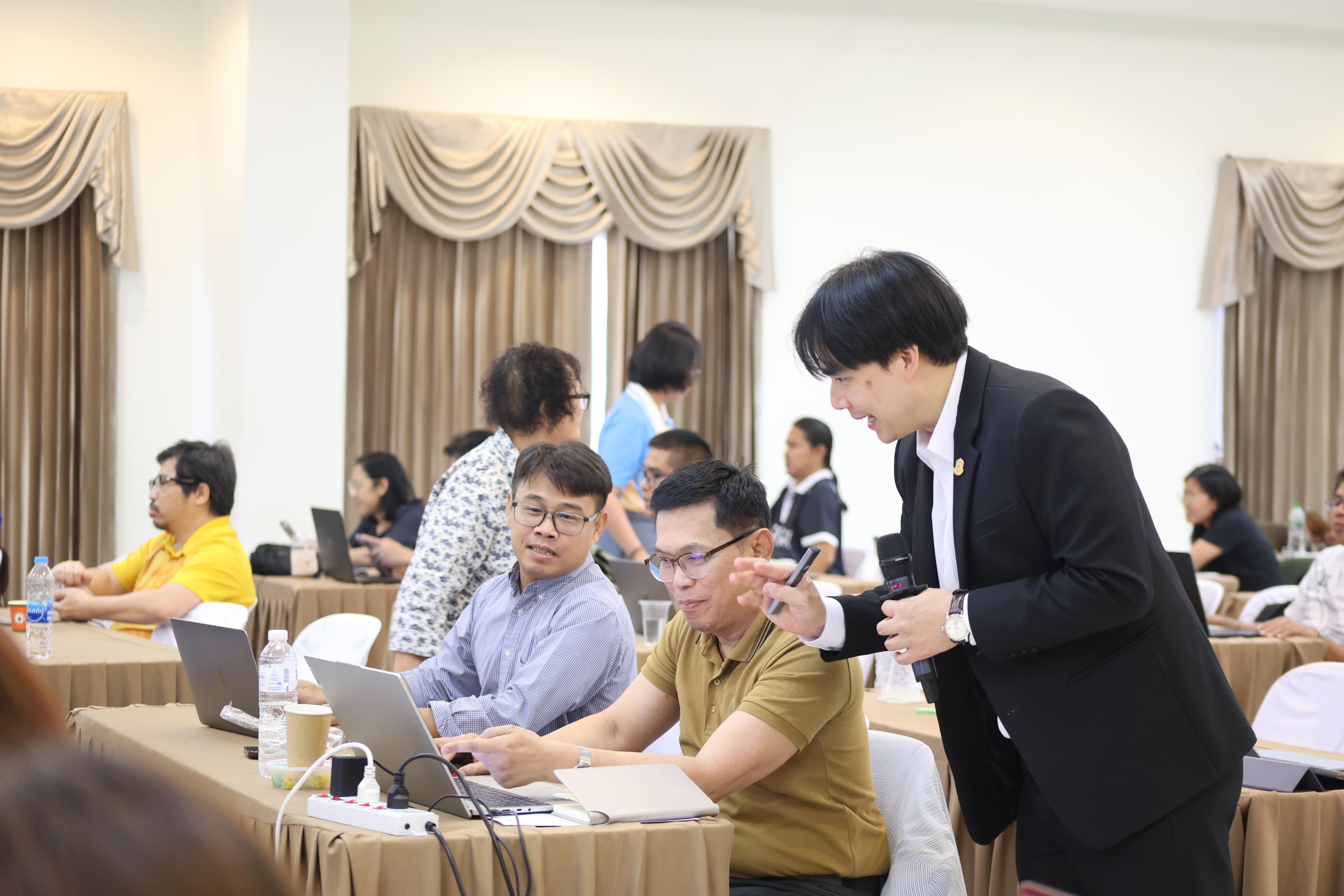 294. การอบรมในโมดูลที่ 8 เรื่อง “เทคโนโลยีดิจิทัลในการจัดการเรียนรู้” โดย ผู้ช่วยศาสตราจารย์ ดร.นรินธน์ นนทมาลย์