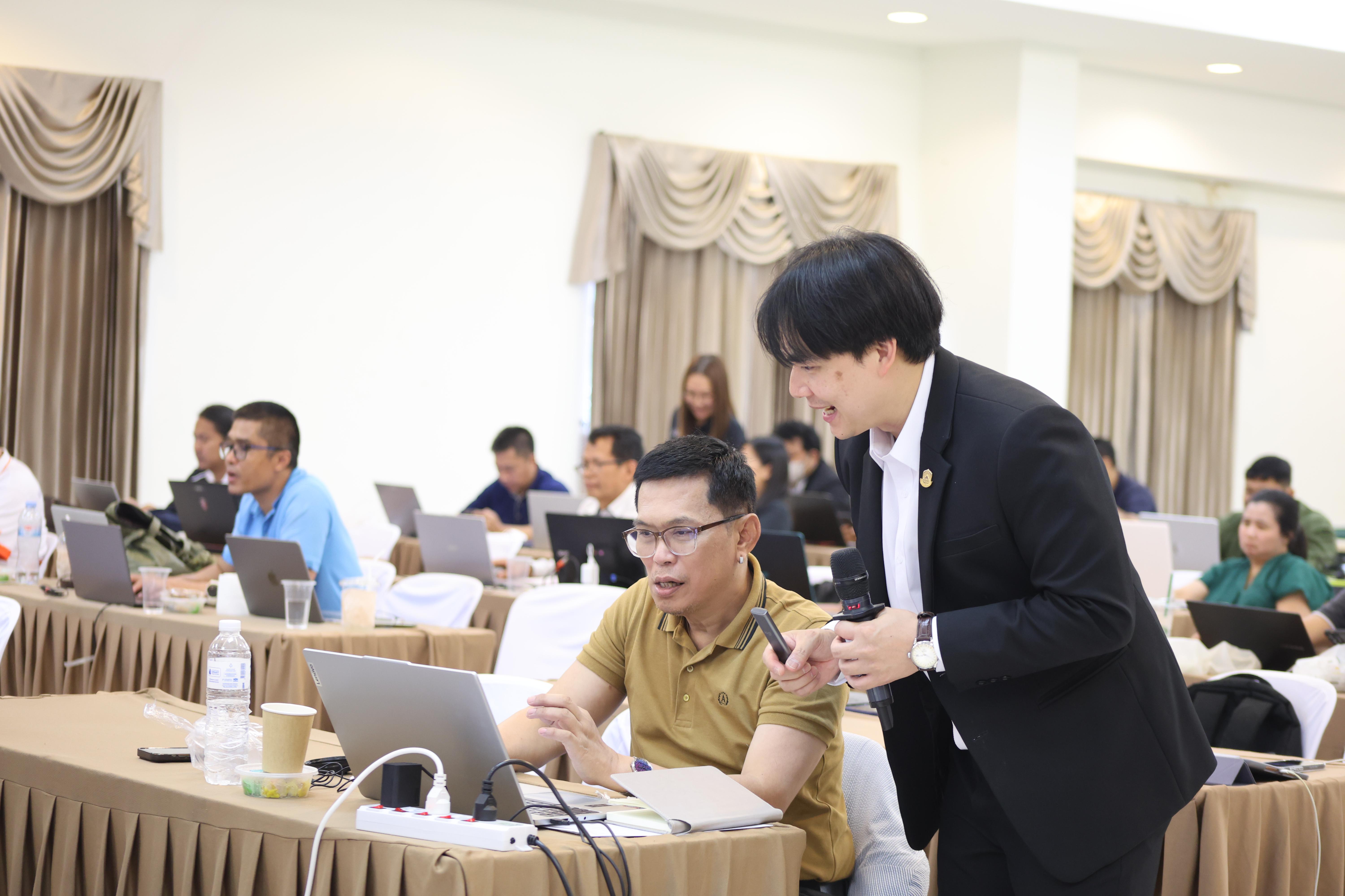 295. การอบรมในโมดูลที่ 8 เรื่อง “เทคโนโลยีดิจิทัลในการจัดการเรียนรู้” โดย ผู้ช่วยศาสตราจารย์ ดร.นรินธน์ นนทมาลย์