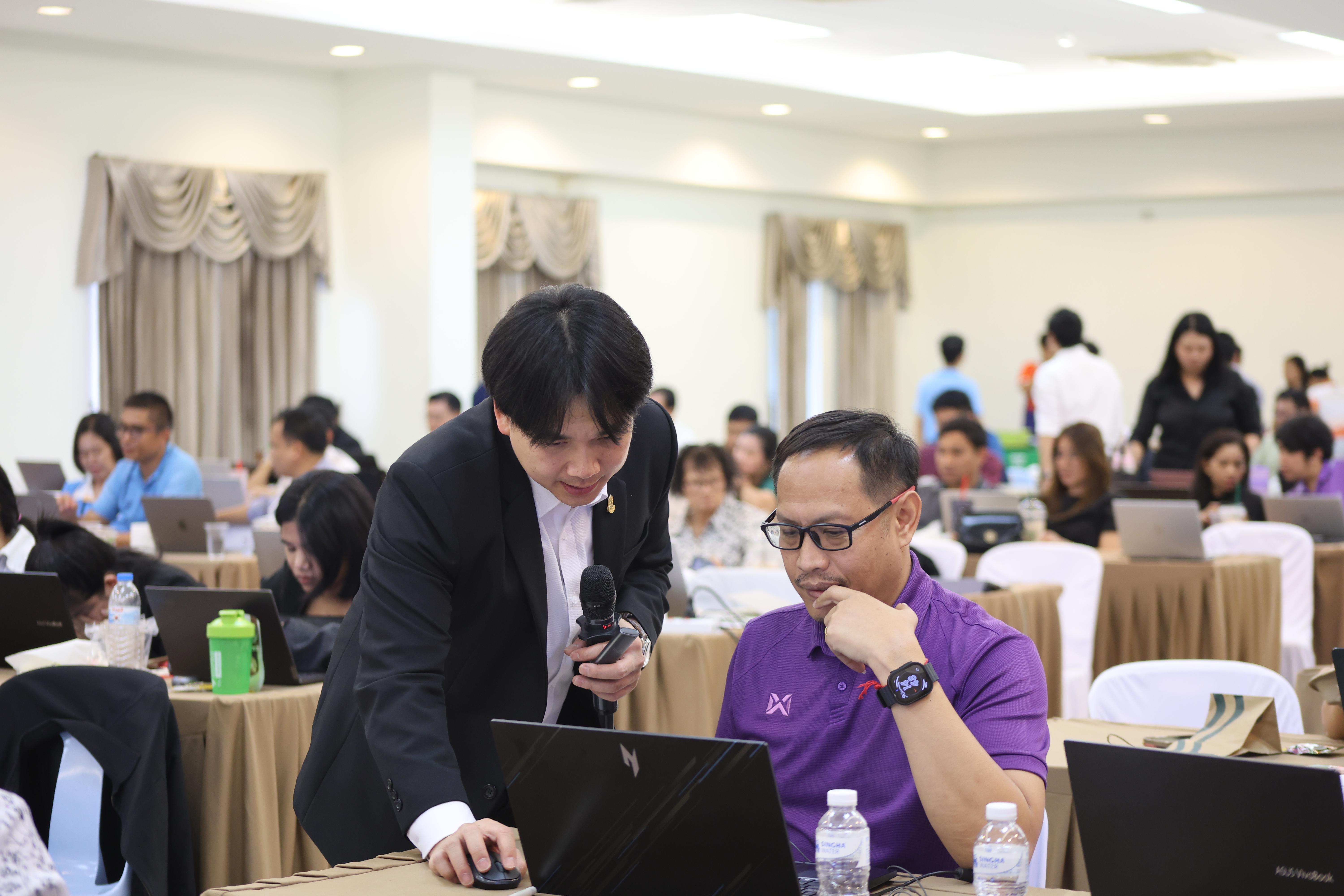 298. การอบรมในโมดูลที่ 8 เรื่อง “เทคโนโลยีดิจิทัลในการจัดการเรียนรู้” โดย ผู้ช่วยศาสตราจารย์ ดร.นรินธน์ นนทมาลย์