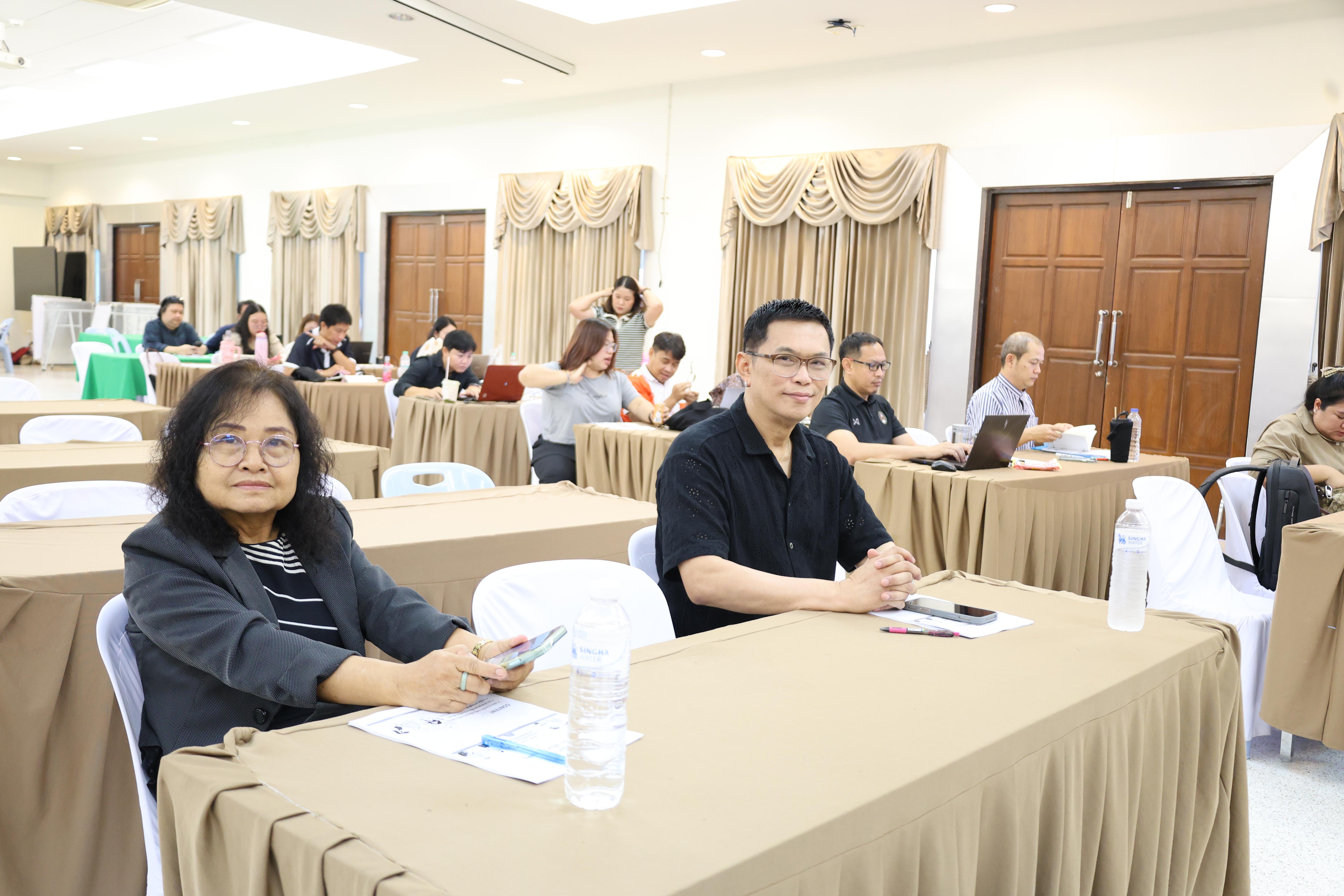 55. วันนี้เป็นการอบรมในโมดูลที่ 2  เรื่อง “ภาษาเพื่อการสื่อสารสำหรับครู”