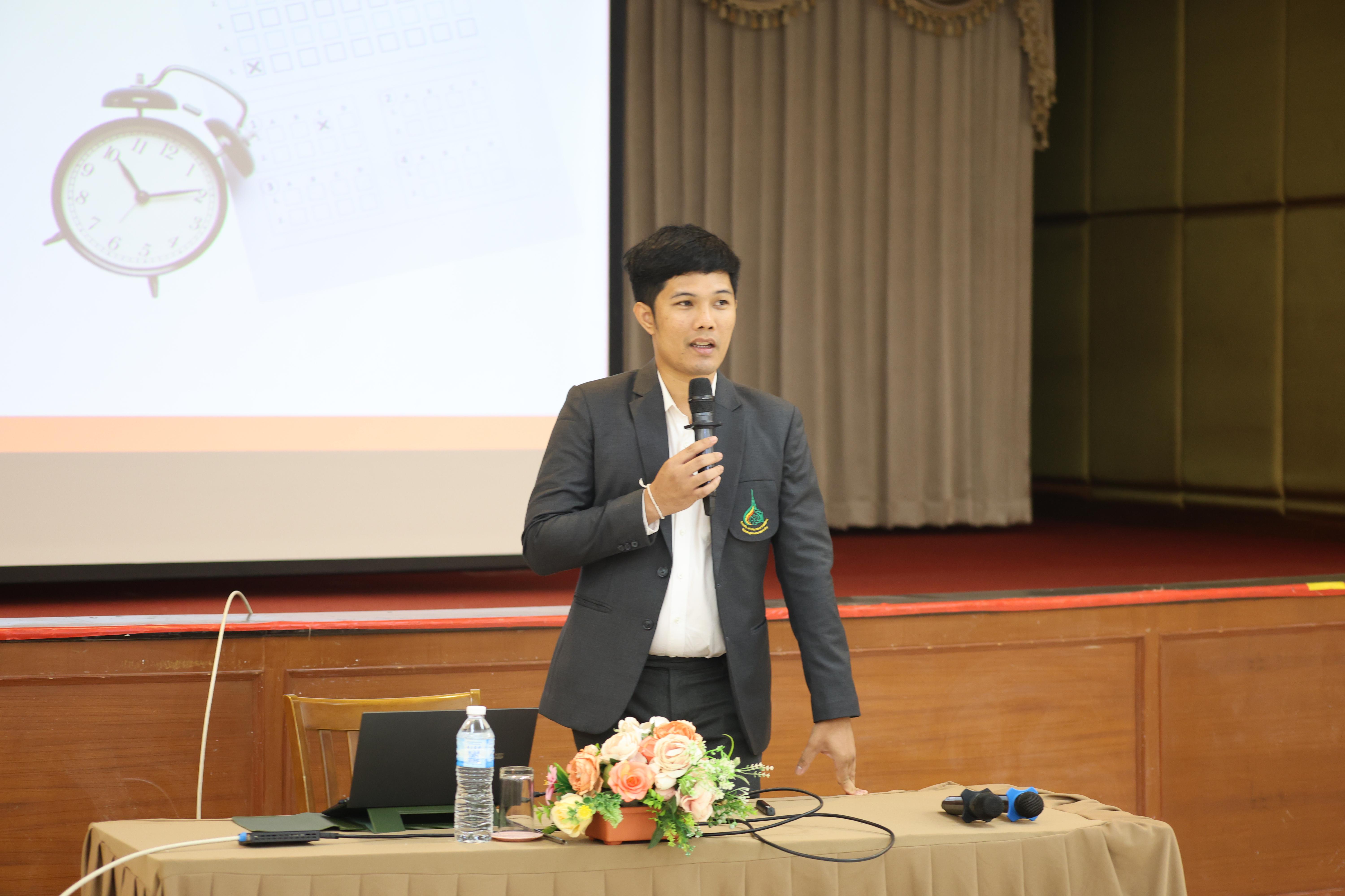 67. วันนี้เป็นการอบรมในโมดูลที่ 2  เรื่อง “ภาษาเพื่อการสื่อสารสำหรับครู”