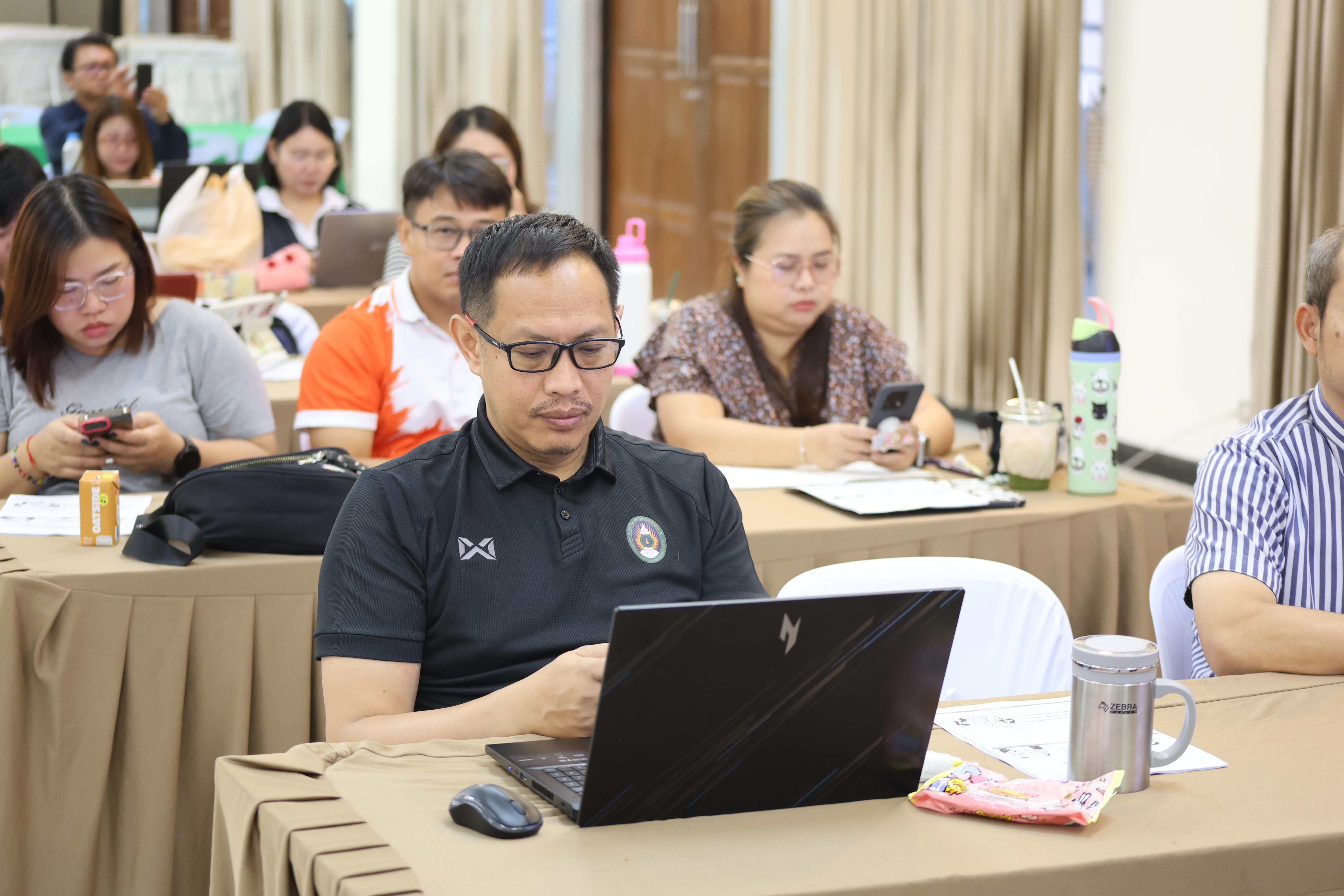 70. วันนี้เป็นการอบรมในโมดูลที่ 2  เรื่อง “ภาษาเพื่อการสื่อสารสำหรับครู”