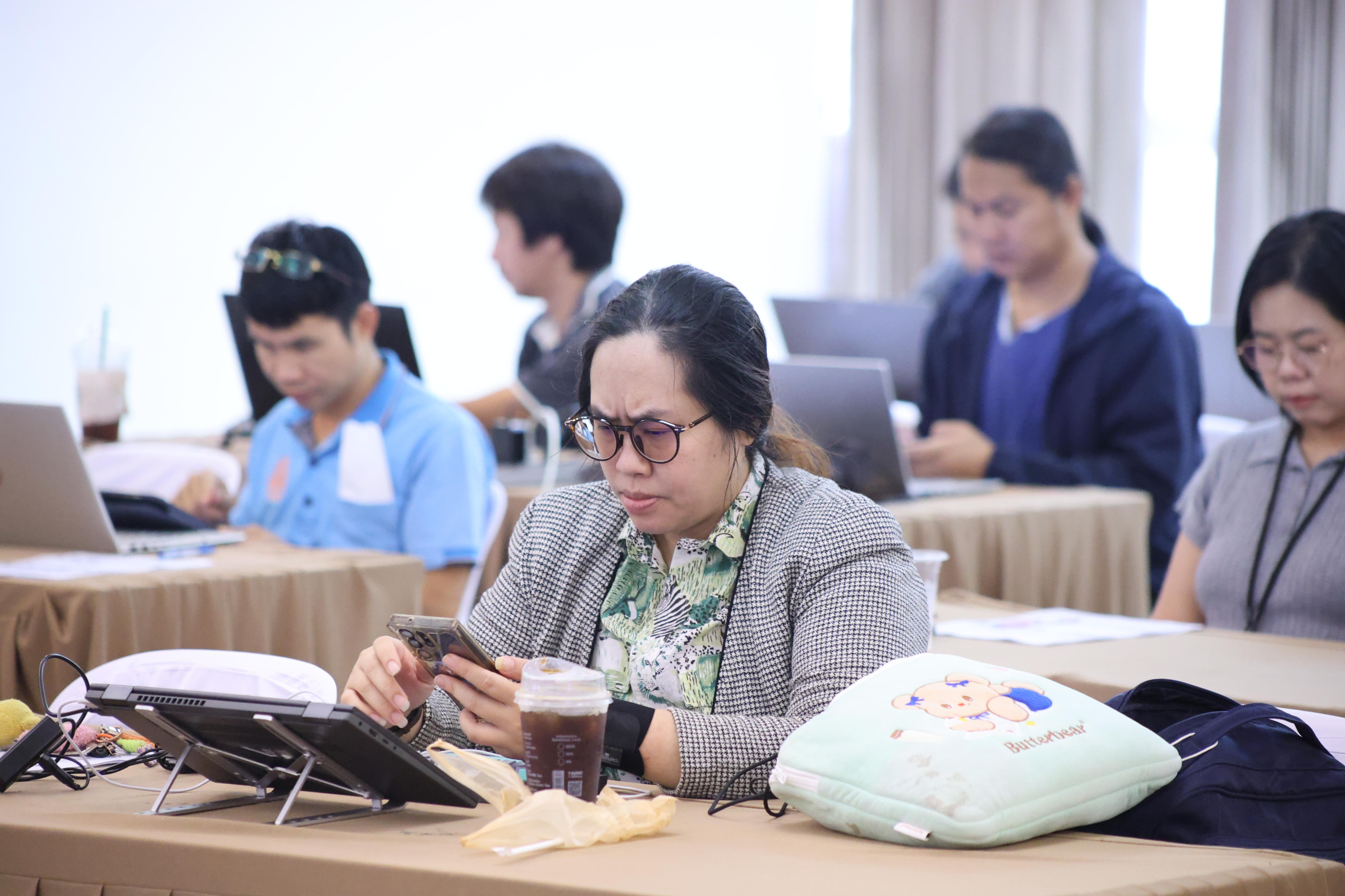 72. วันนี้เป็นการอบรมในโมดูลที่ 2  เรื่อง “ภาษาเพื่อการสื่อสารสำหรับครู”