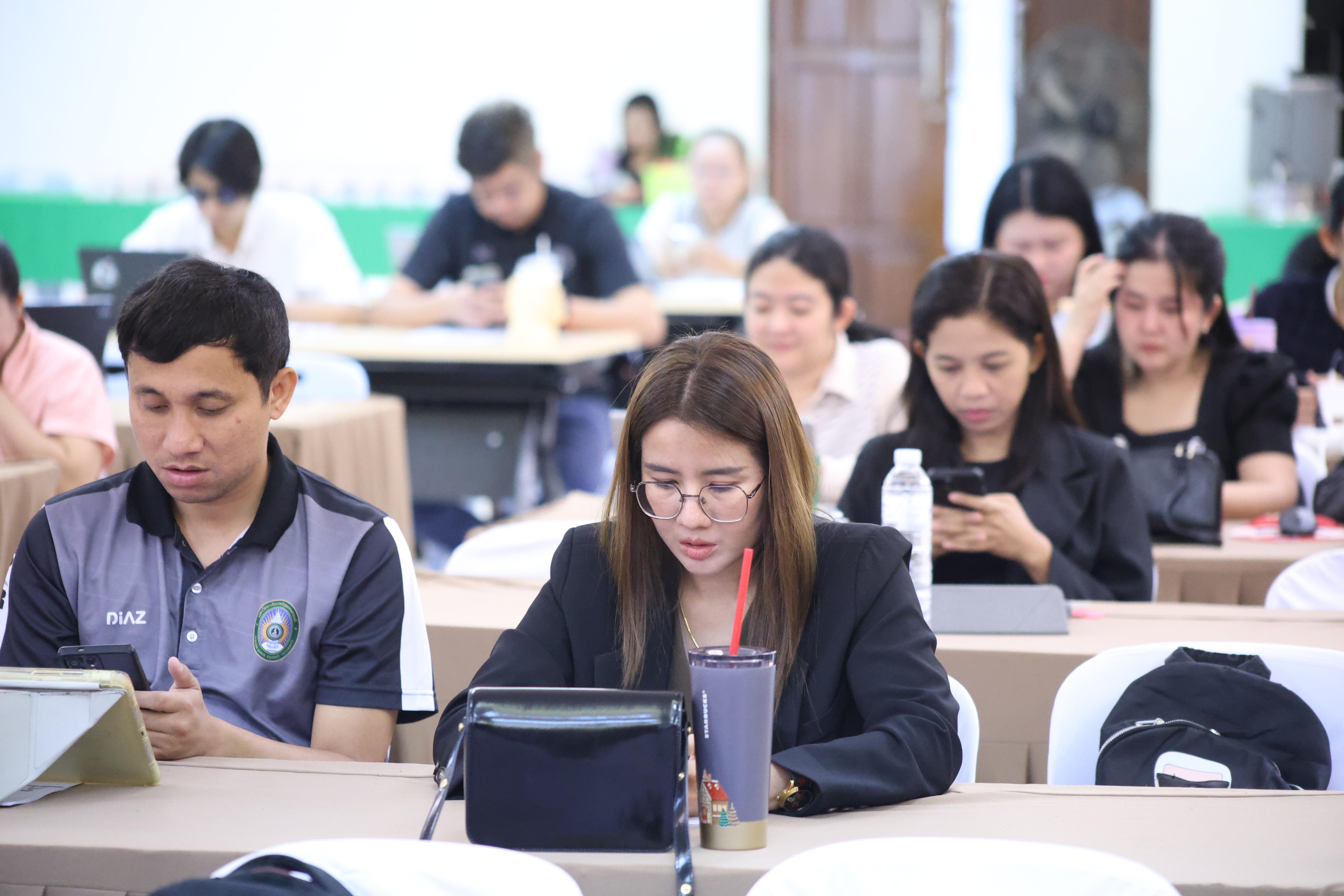 74. วันนี้เป็นการอบรมในโมดูลที่ 2  เรื่อง “ภาษาเพื่อการสื่อสารสำหรับครู”