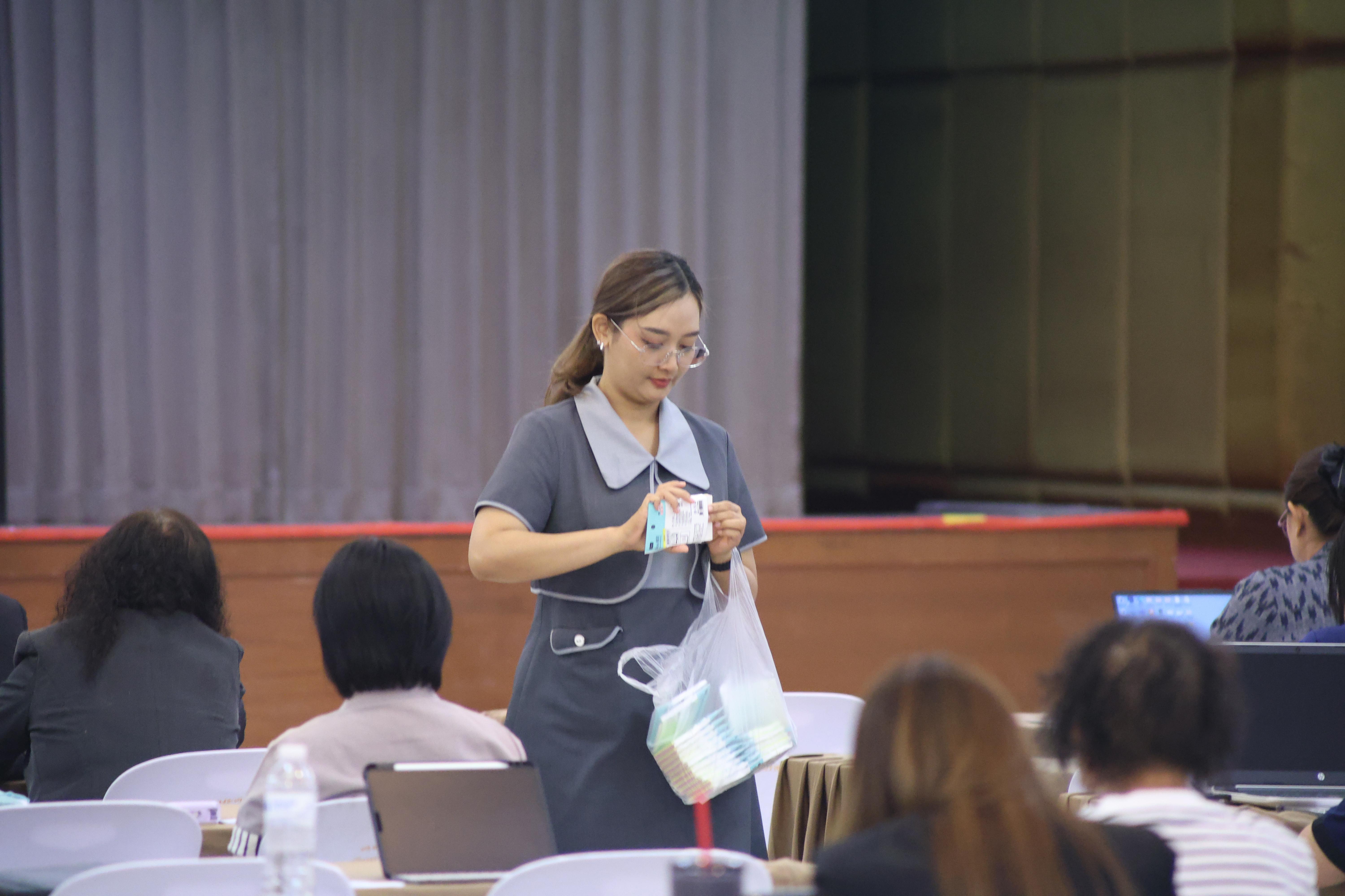 112. วันนี้เป็นการอบรมในโมดูลที่ 2  เรื่อง “ภาษาเพื่อการสื่อสารสำหรับครู”