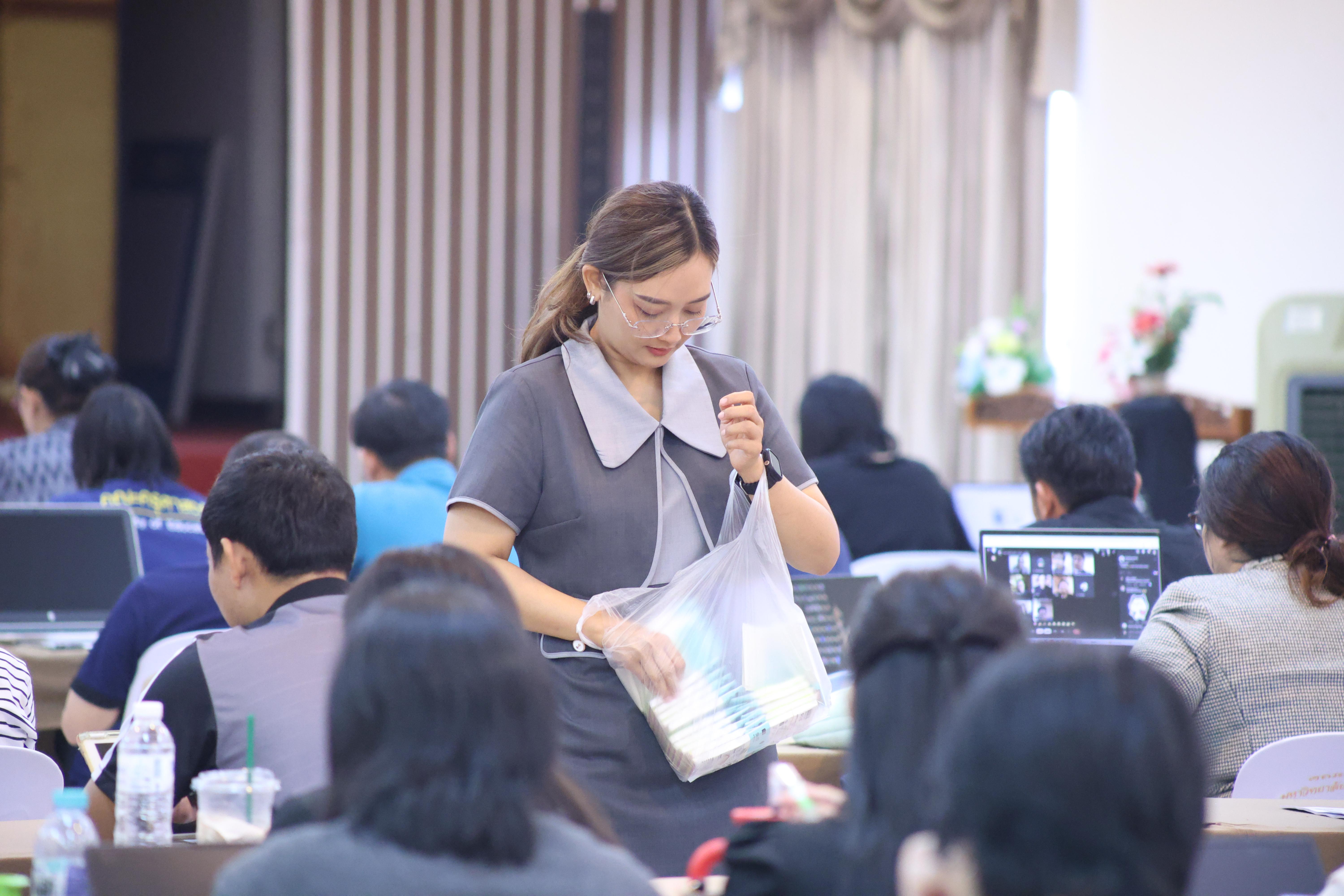 114. วันนี้เป็นการอบรมในโมดูลที่ 2  เรื่อง “ภาษาเพื่อการสื่อสารสำหรับครู”