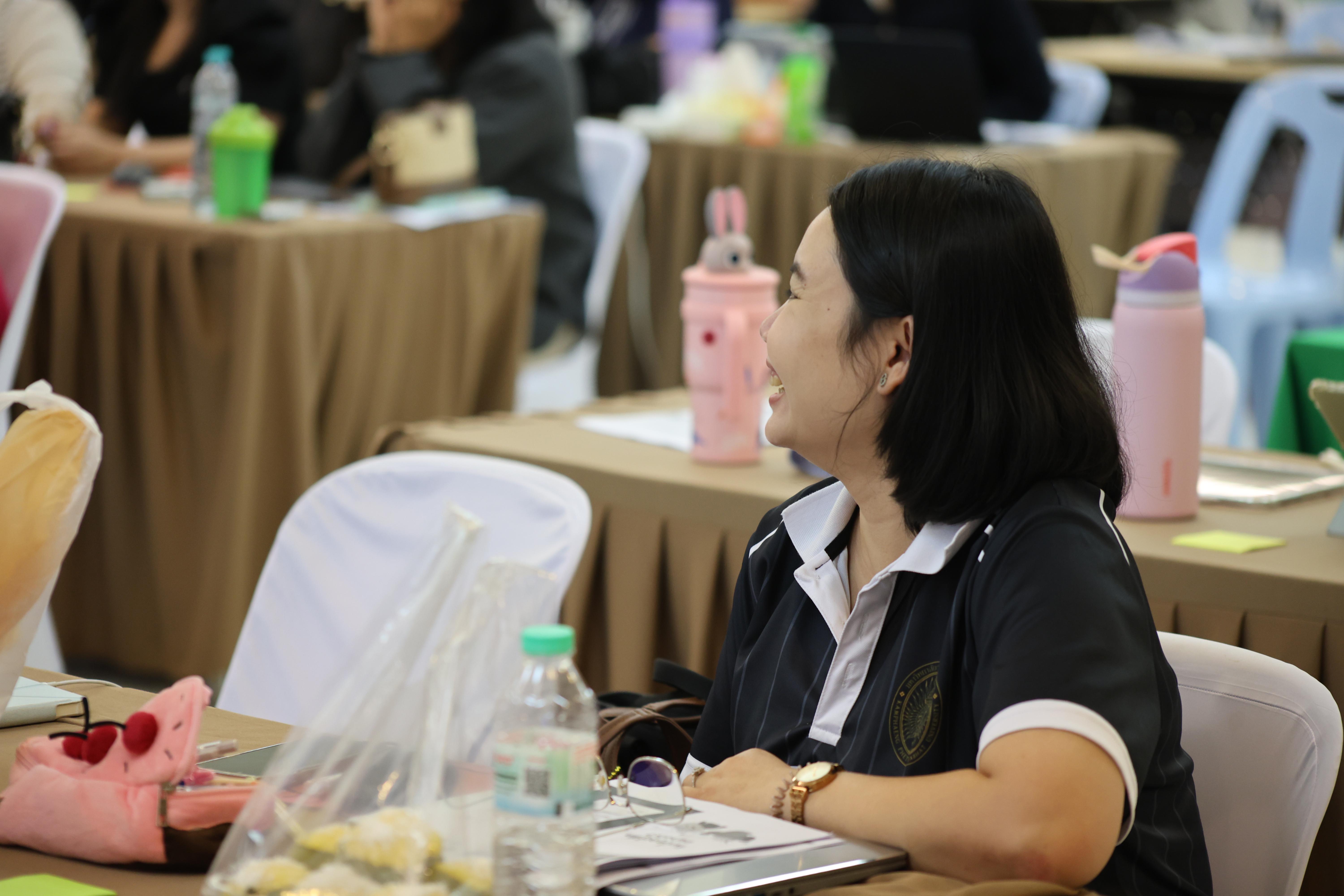216. วันนี้เป็นการอบรมในโมดูลที่ 2  เรื่อง “ภาษาเพื่อการสื่อสารสำหรับครู”