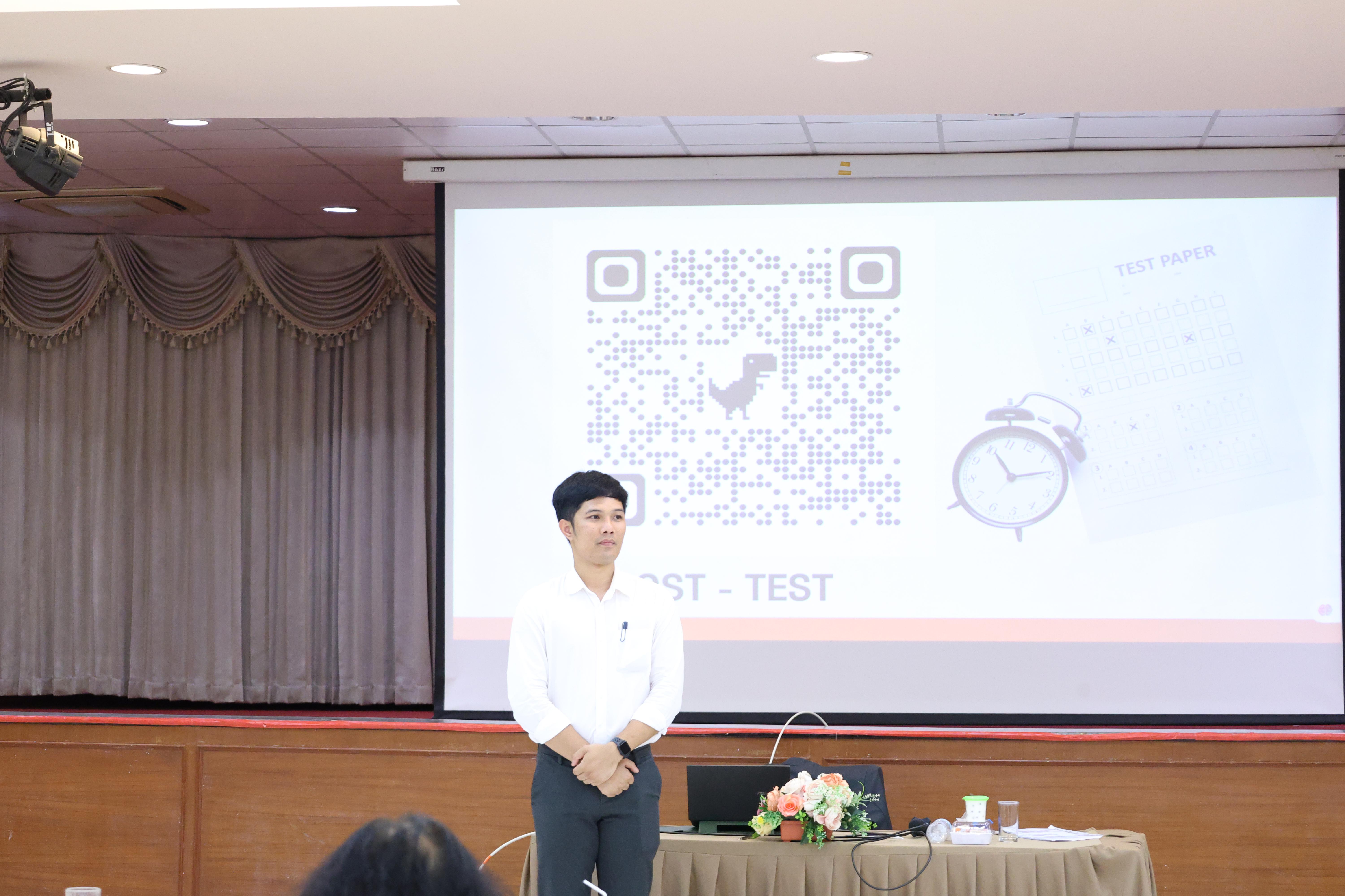 410. วันนี้เป็นการอบรมในโมดูลที่ 2  เรื่อง “ภาษาเพื่อการสื่อสารสำหรับครู”