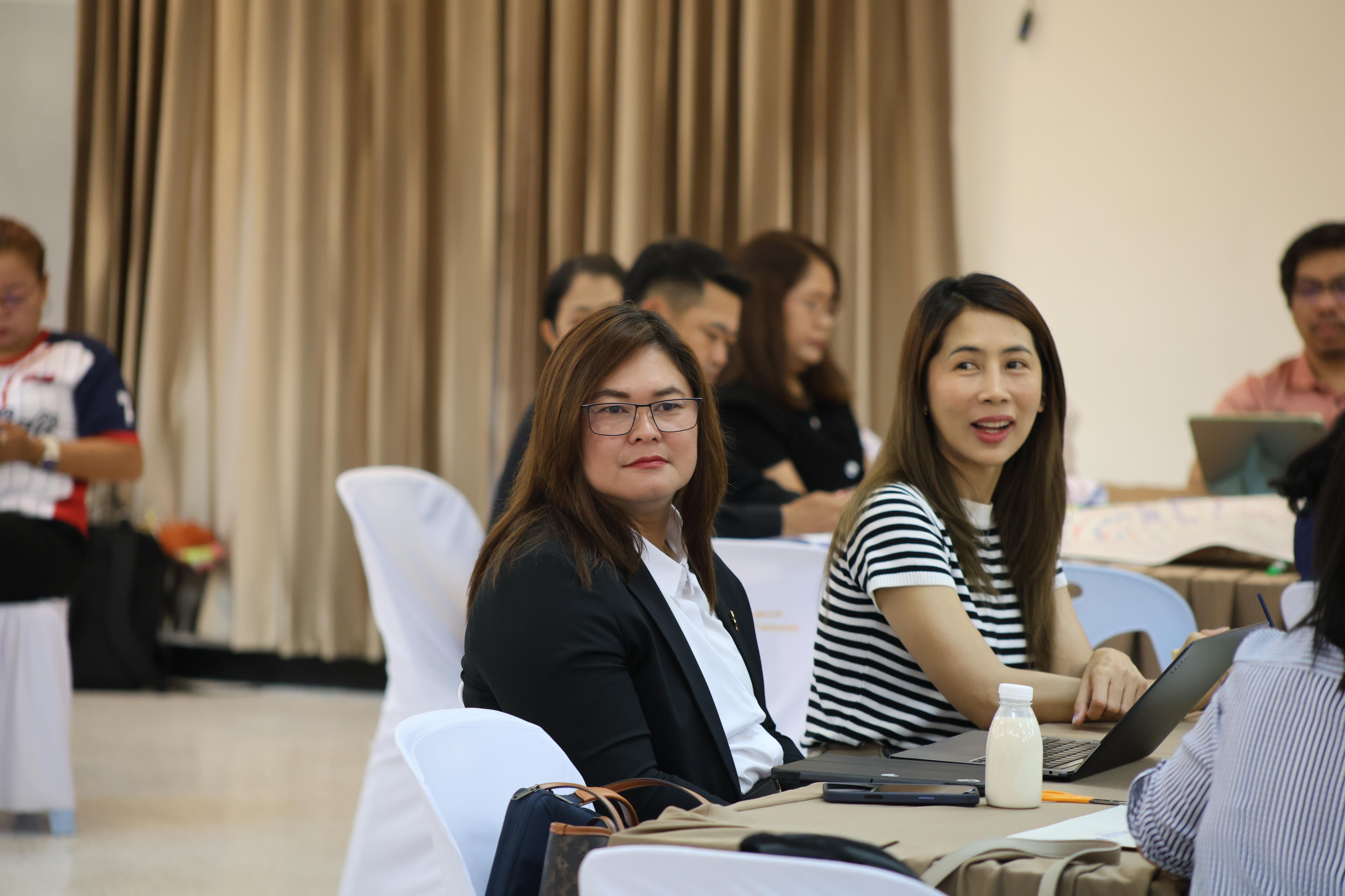 13. วันนี้เป็นการอบรมในโมดูลที่ 10 เรื่อง “ทักษะการโค้ชเพื่อการพัฒนา Soft Skills” .