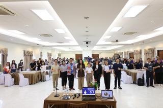 วันนี้เป็นการอบรมในโมดูลที่ 10 เรื่อง “ทักษะการโค้ชเพื่อการพัฒนา Soft Skills” .