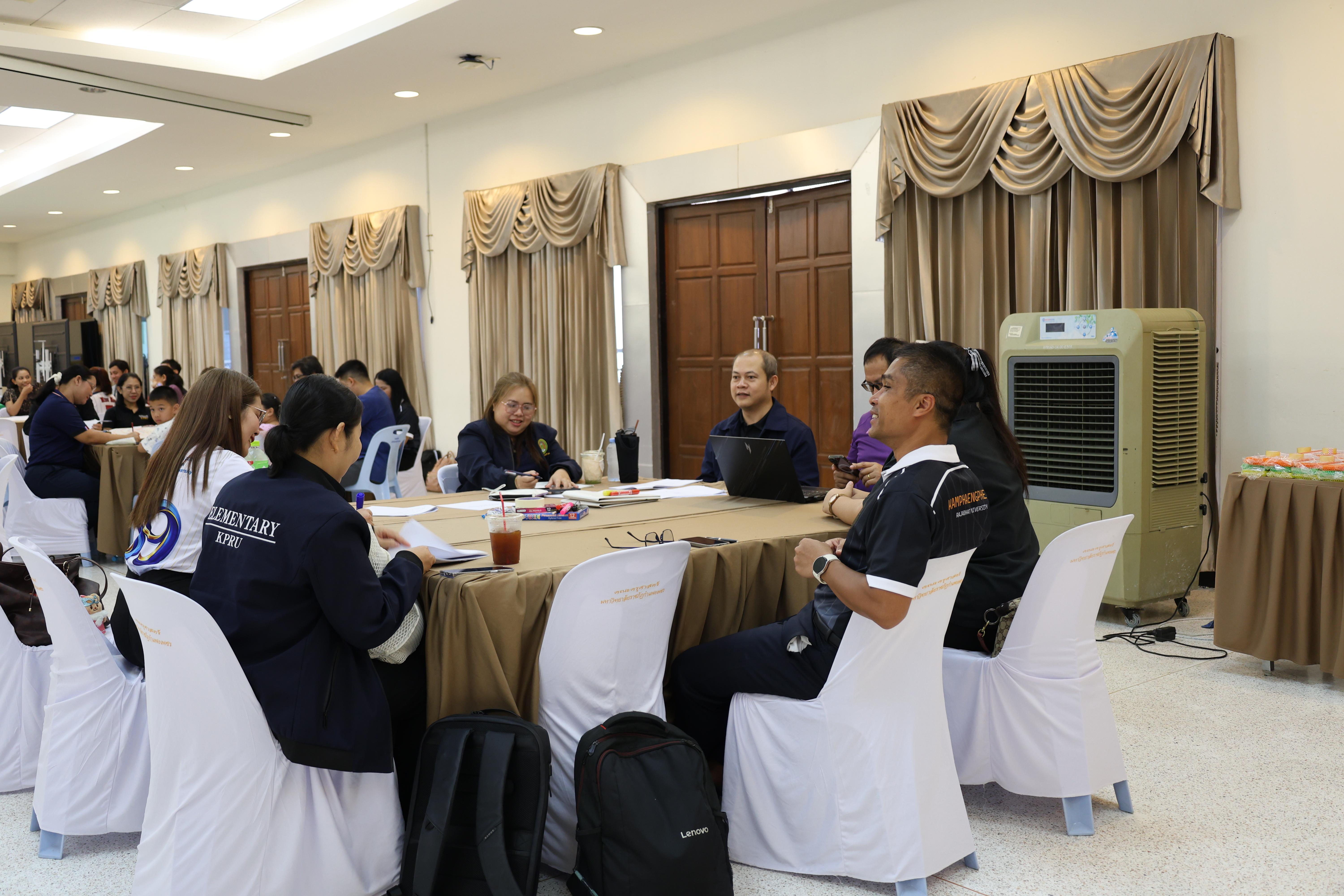 36. วันนี้เป็นการอบรมในโมดูลที่ 10 เรื่อง “ทักษะการโค้ชเพื่อการพัฒนา Soft Skills” .