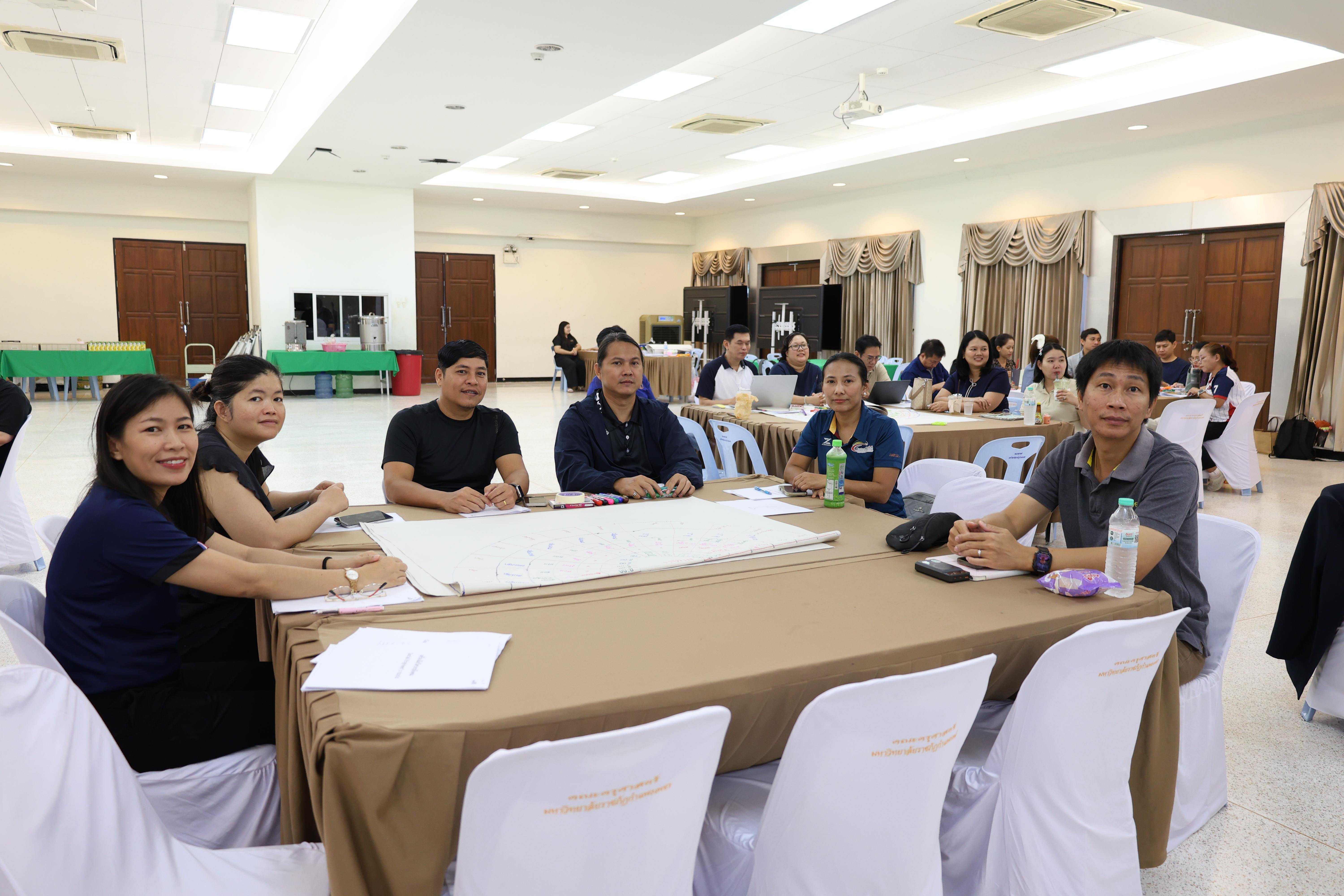 46. วันนี้เป็นการอบรมในโมดูลที่ 10 เรื่อง “ทักษะการโค้ชเพื่อการพัฒนา Soft Skills” .