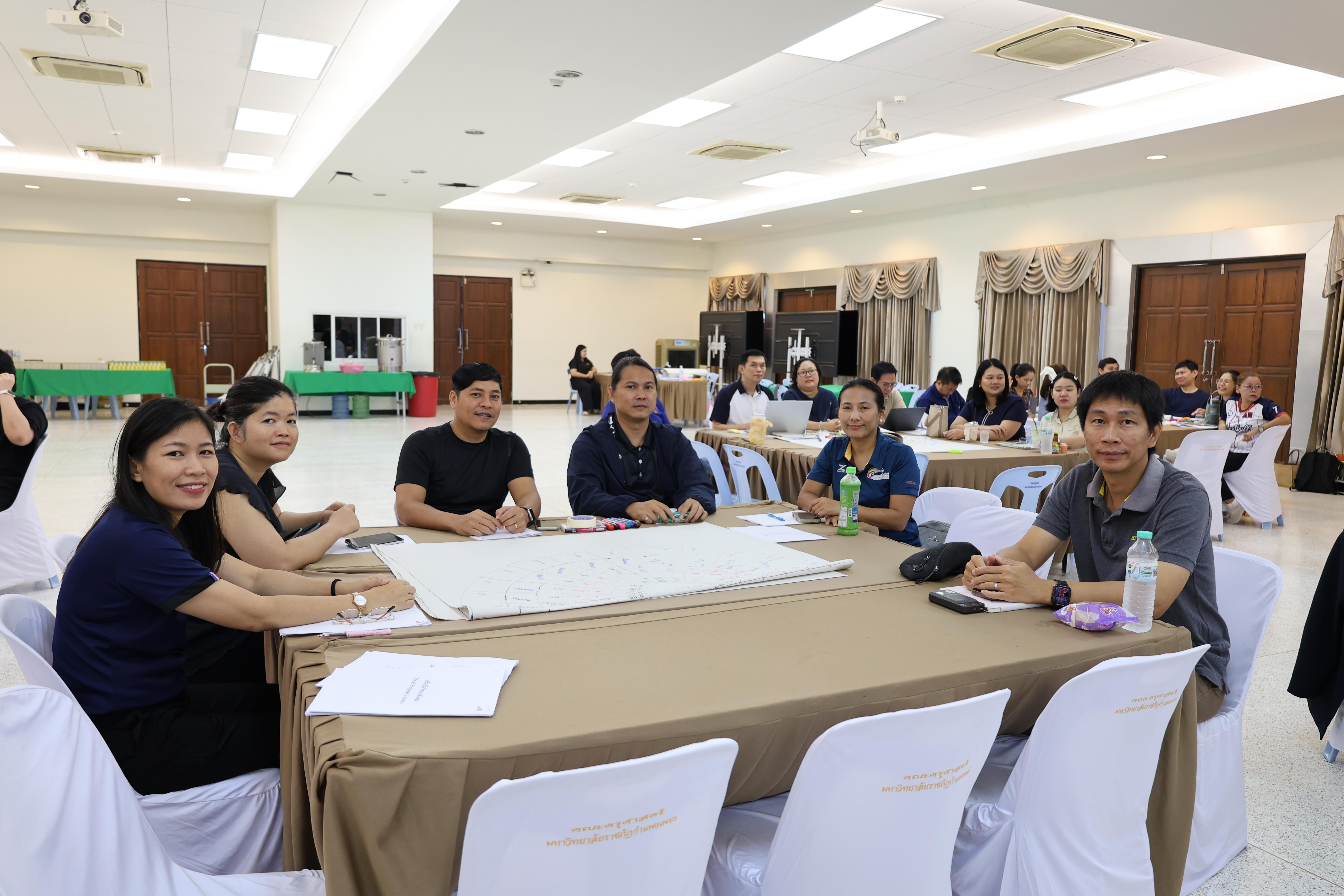 48. วันนี้เป็นการอบรมในโมดูลที่ 10 เรื่อง “ทักษะการโค้ชเพื่อการพัฒนา Soft Skills” .