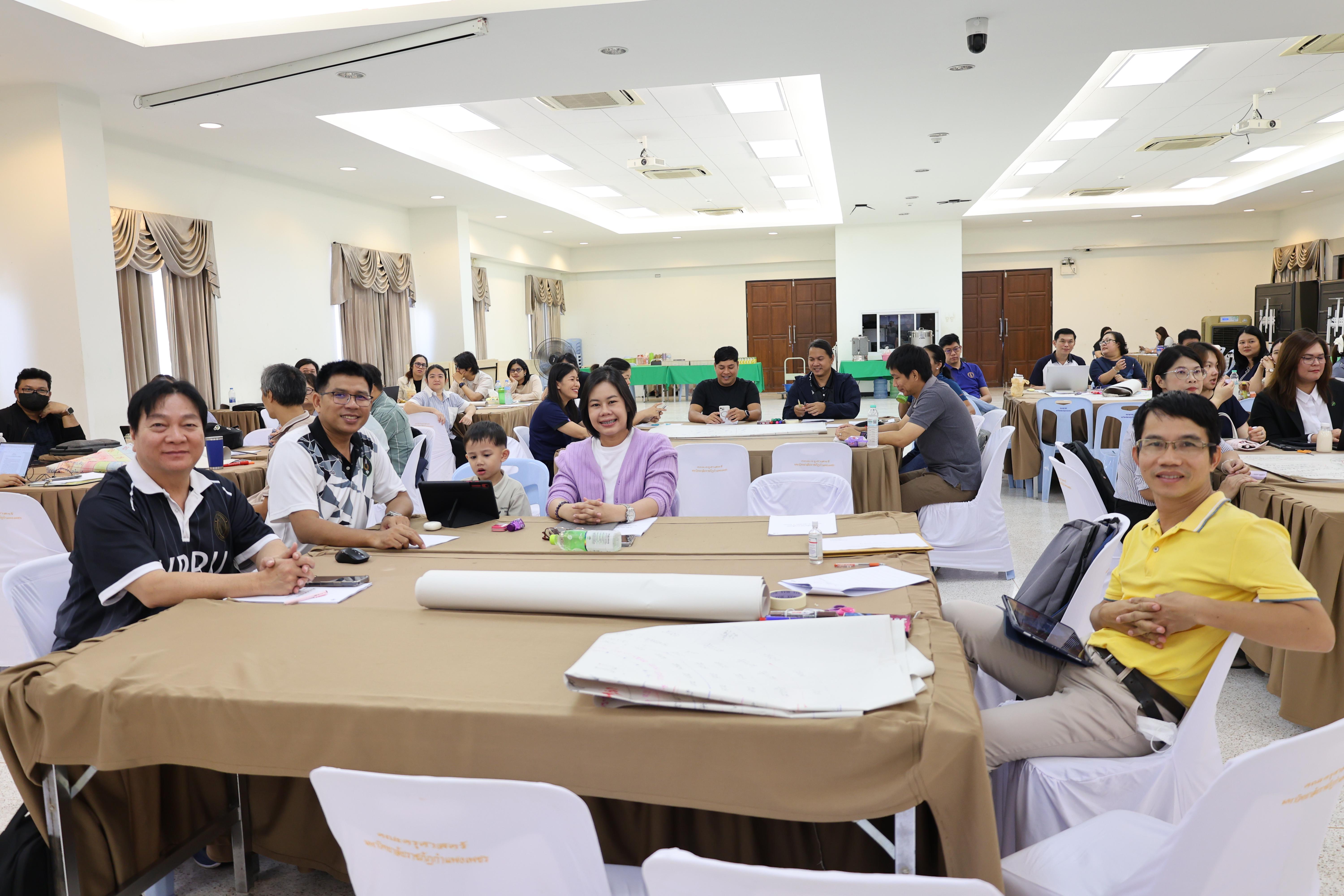 50. วันนี้เป็นการอบรมในโมดูลที่ 10 เรื่อง “ทักษะการโค้ชเพื่อการพัฒนา Soft Skills” .