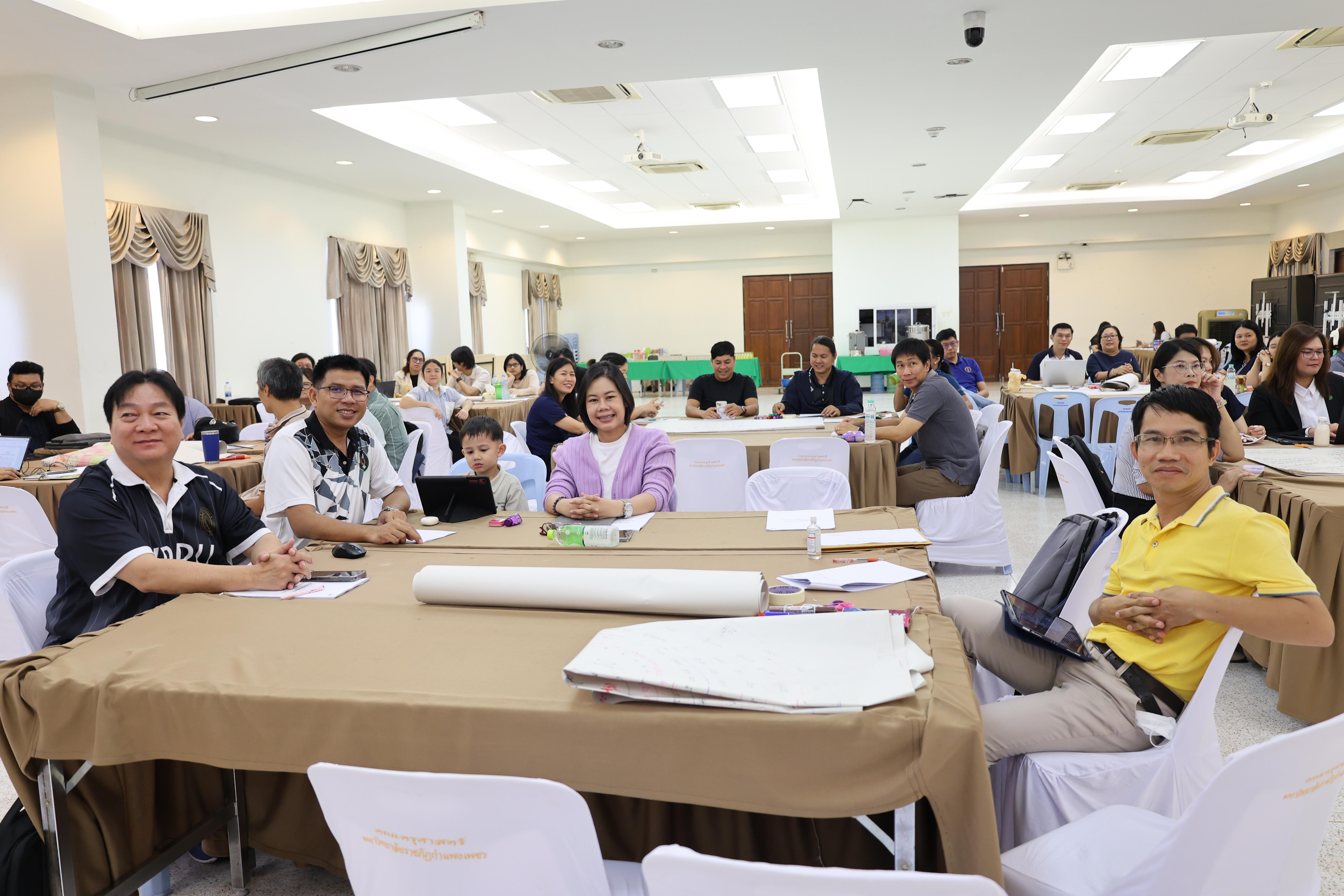 51. วันนี้เป็นการอบรมในโมดูลที่ 10 เรื่อง “ทักษะการโค้ชเพื่อการพัฒนา Soft Skills” .