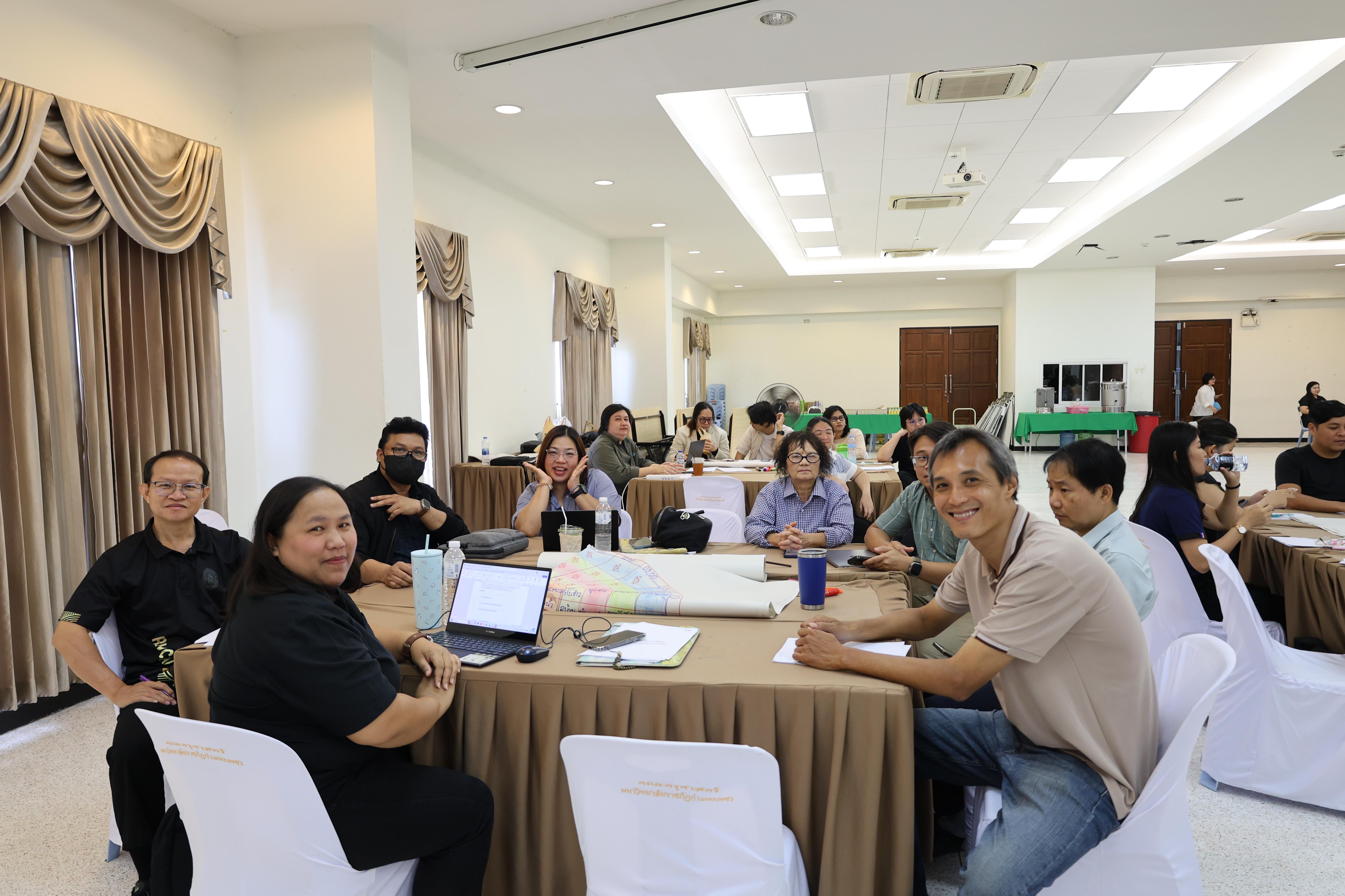 52. วันนี้เป็นการอบรมในโมดูลที่ 10 เรื่อง “ทักษะการโค้ชเพื่อการพัฒนา Soft Skills” .