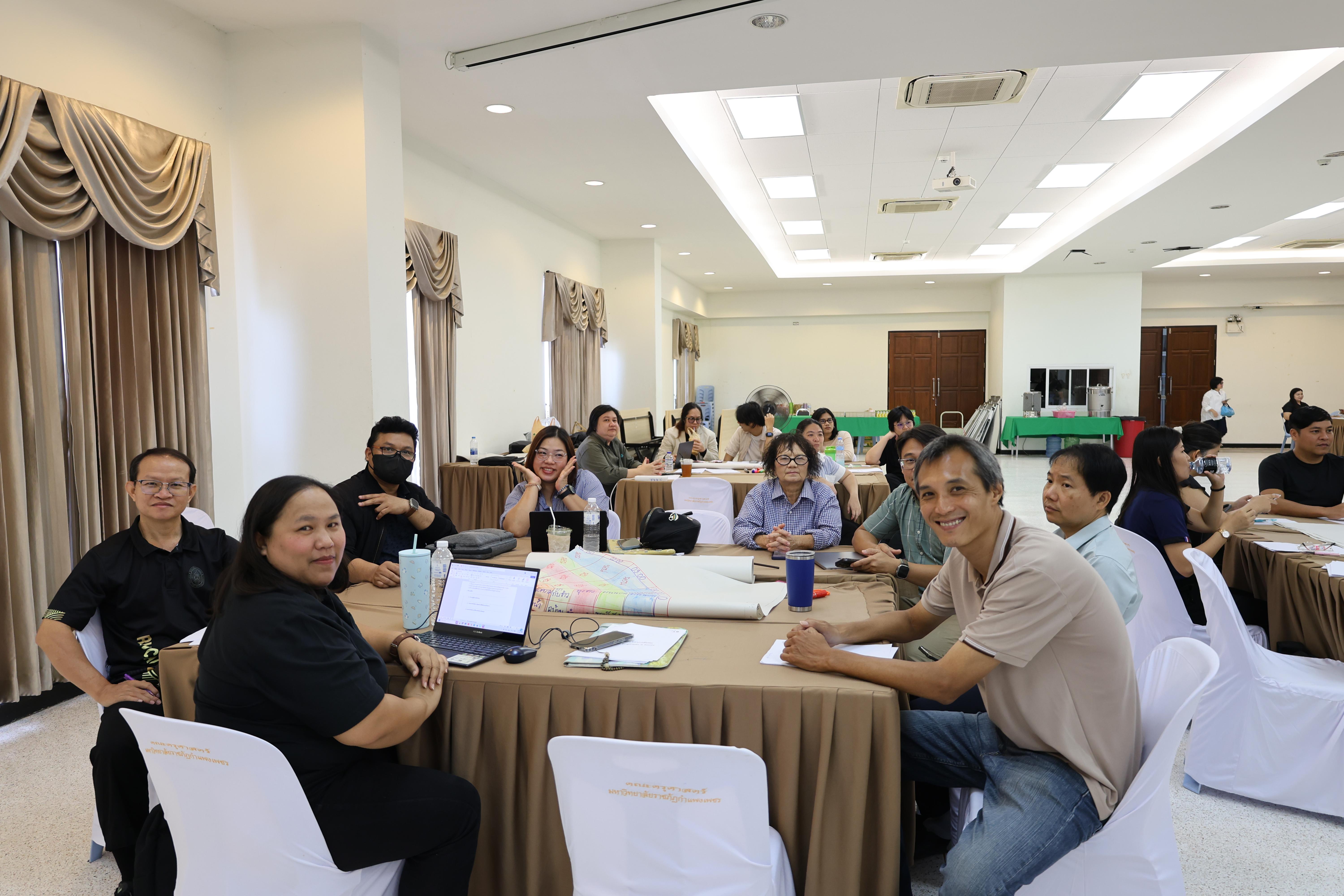 53. วันนี้เป็นการอบรมในโมดูลที่ 10 เรื่อง “ทักษะการโค้ชเพื่อการพัฒนา Soft Skills” .