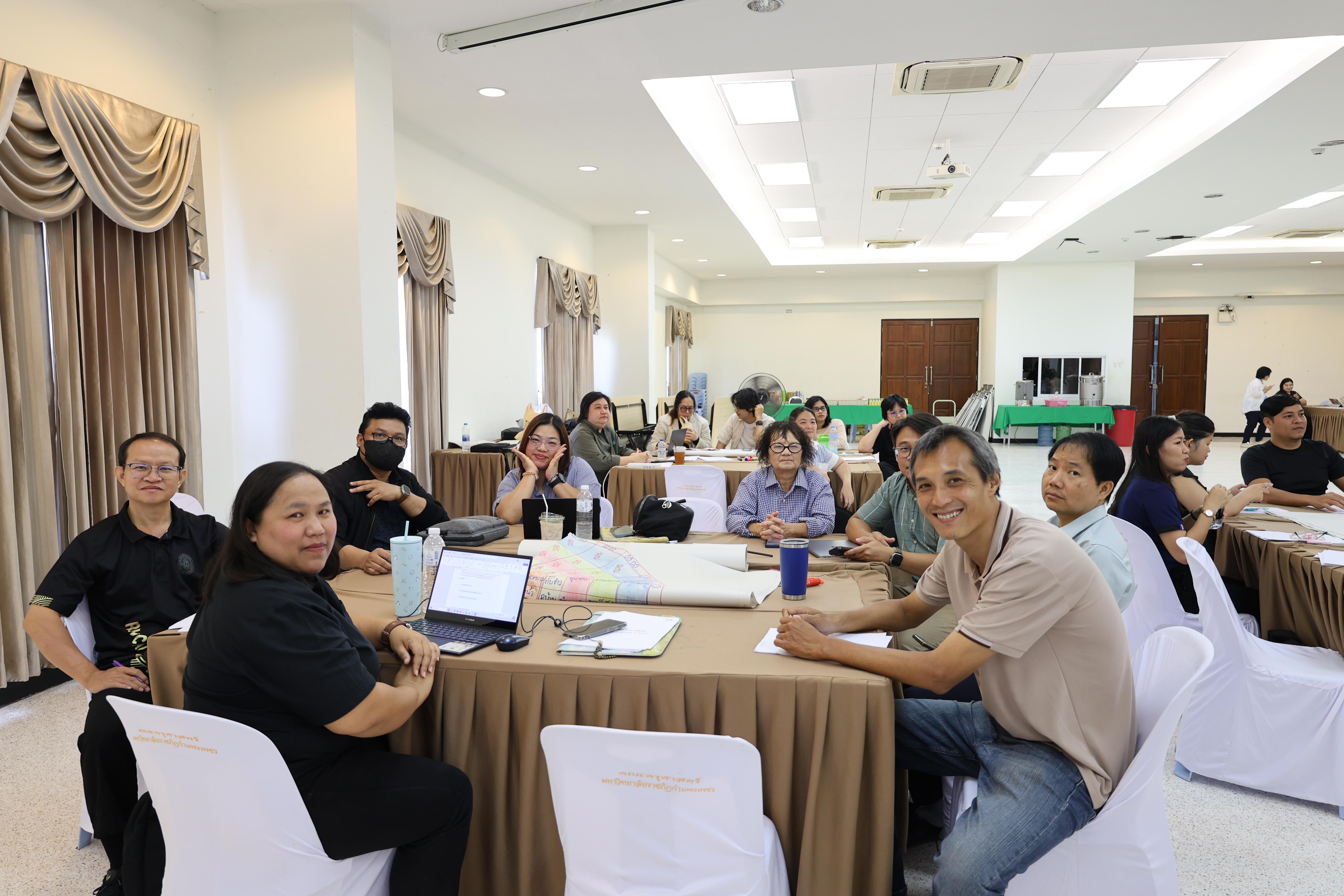 54. วันนี้เป็นการอบรมในโมดูลที่ 10 เรื่อง “ทักษะการโค้ชเพื่อการพัฒนา Soft Skills” .