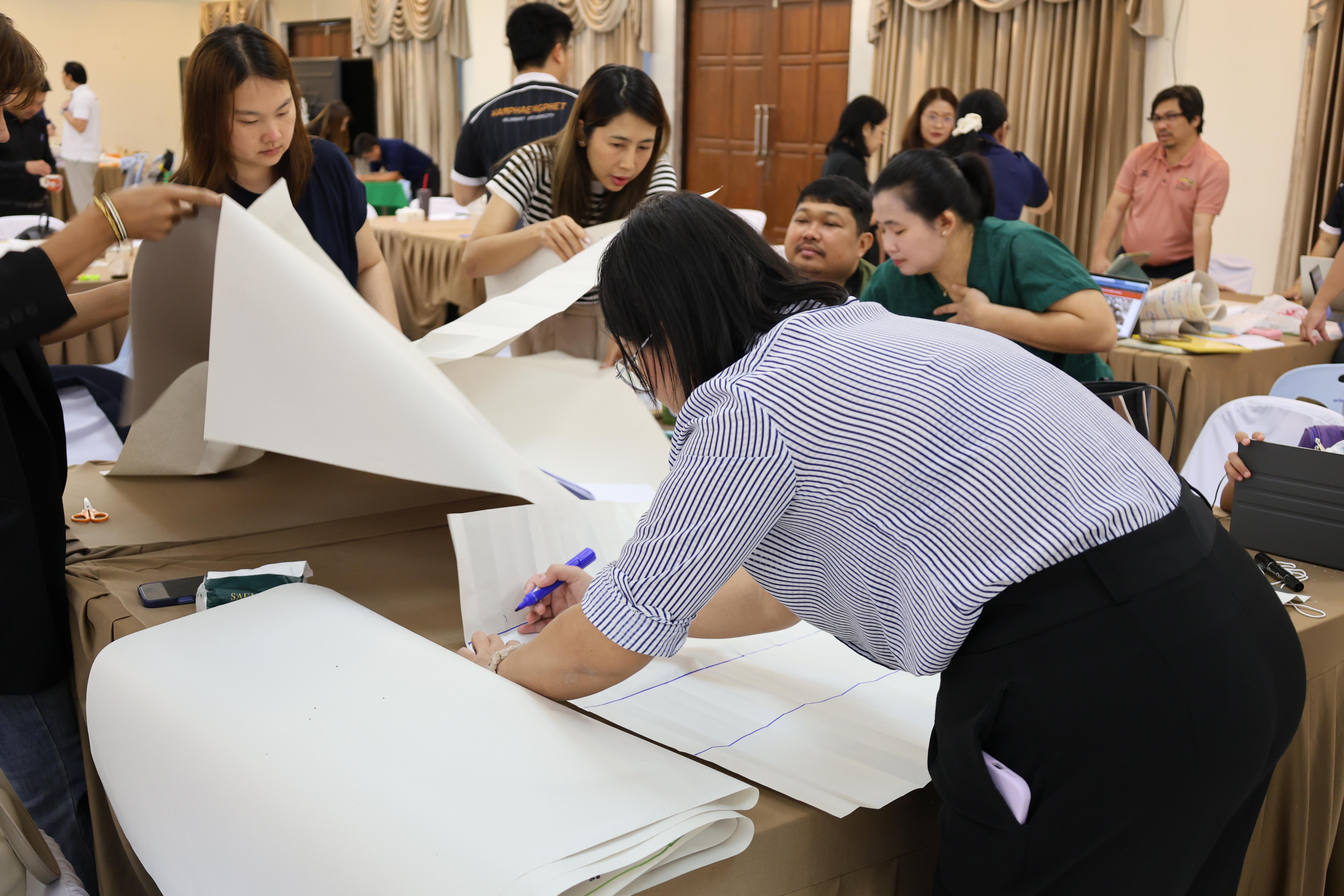 110. วันนี้เป็นการอบรมในโมดูลที่ 10 เรื่อง “ทักษะการโค้ชเพื่อการพัฒนา Soft Skills” .