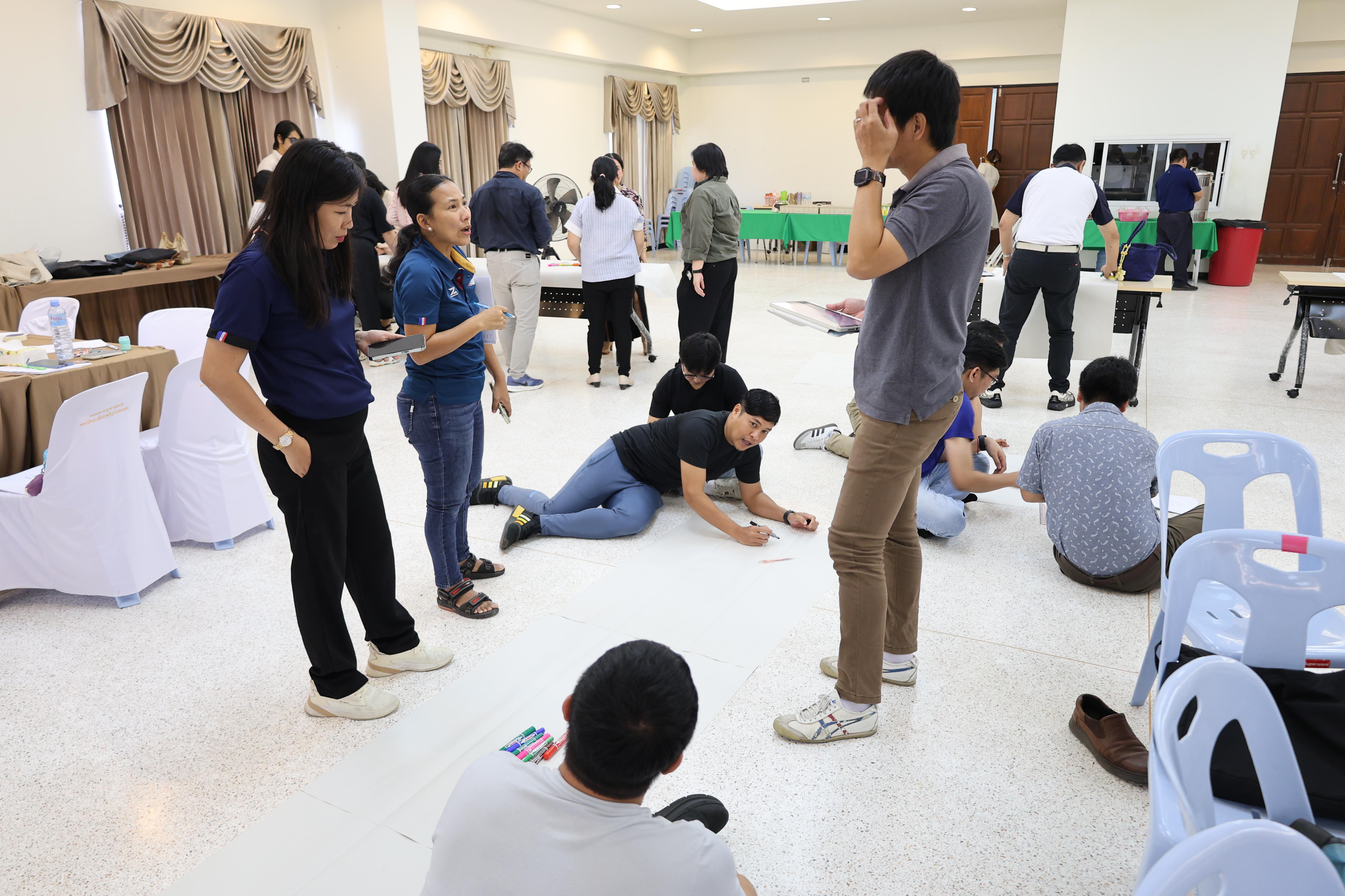 127. วันนี้เป็นการอบรมในโมดูลที่ 10 เรื่อง “ทักษะการโค้ชเพื่อการพัฒนา Soft Skills” .