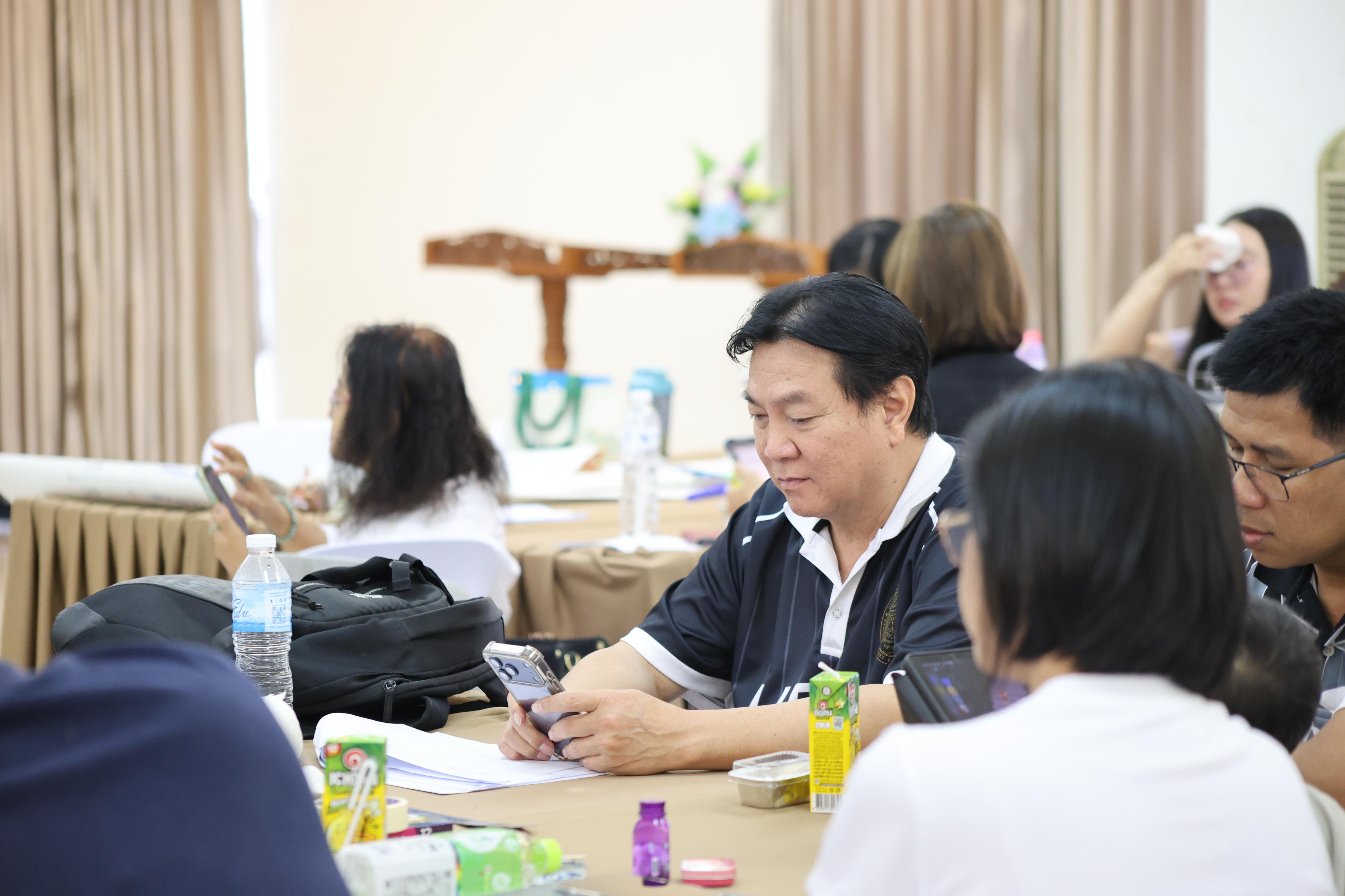 261. วันนี้เป็นการอบรมในโมดูลที่ 10 เรื่อง “ทักษะการโค้ชเพื่อการพัฒนา Soft Skills” .