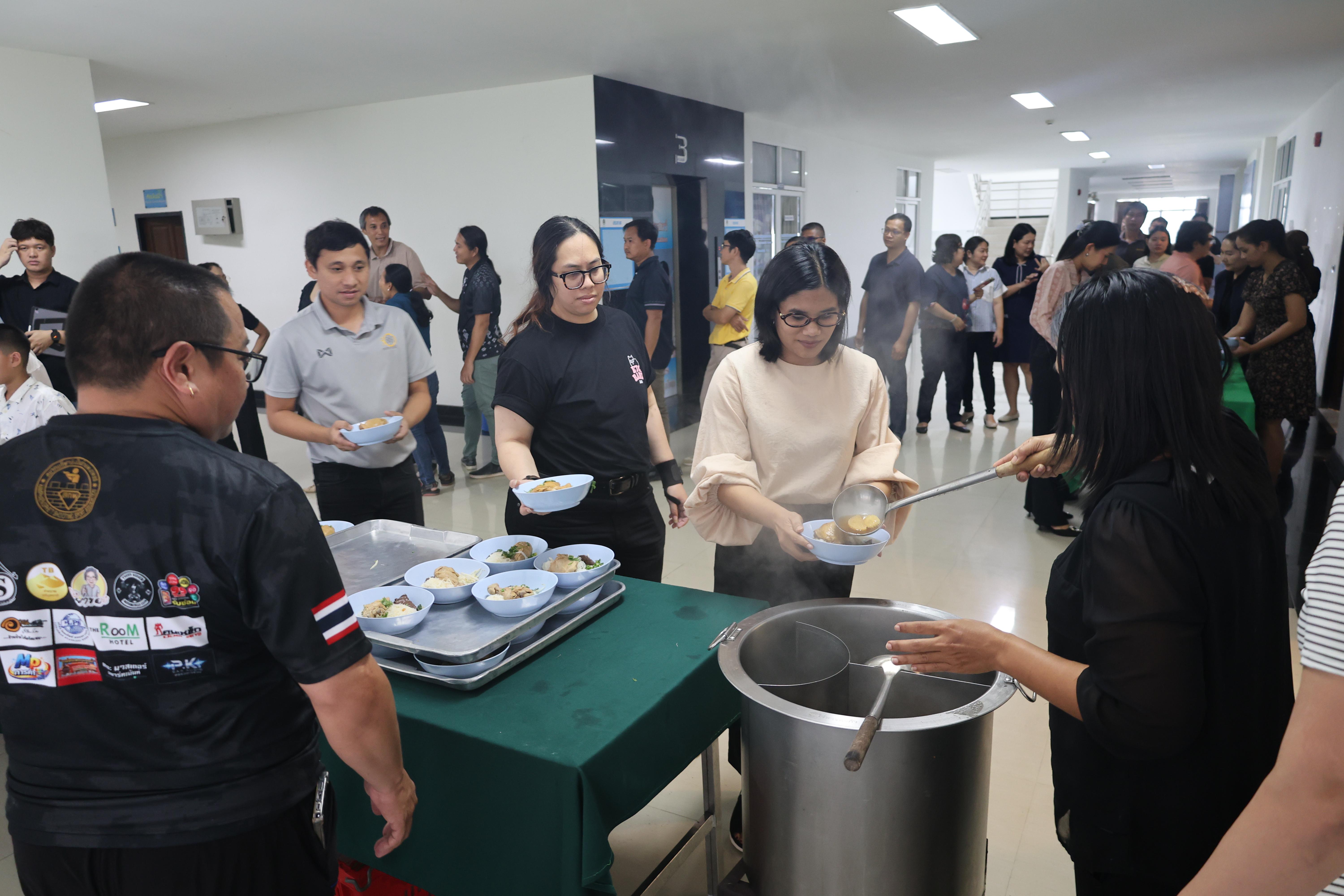 294. วันนี้เป็นการอบรมในโมดูลที่ 10 เรื่อง “ทักษะการโค้ชเพื่อการพัฒนา Soft Skills” .