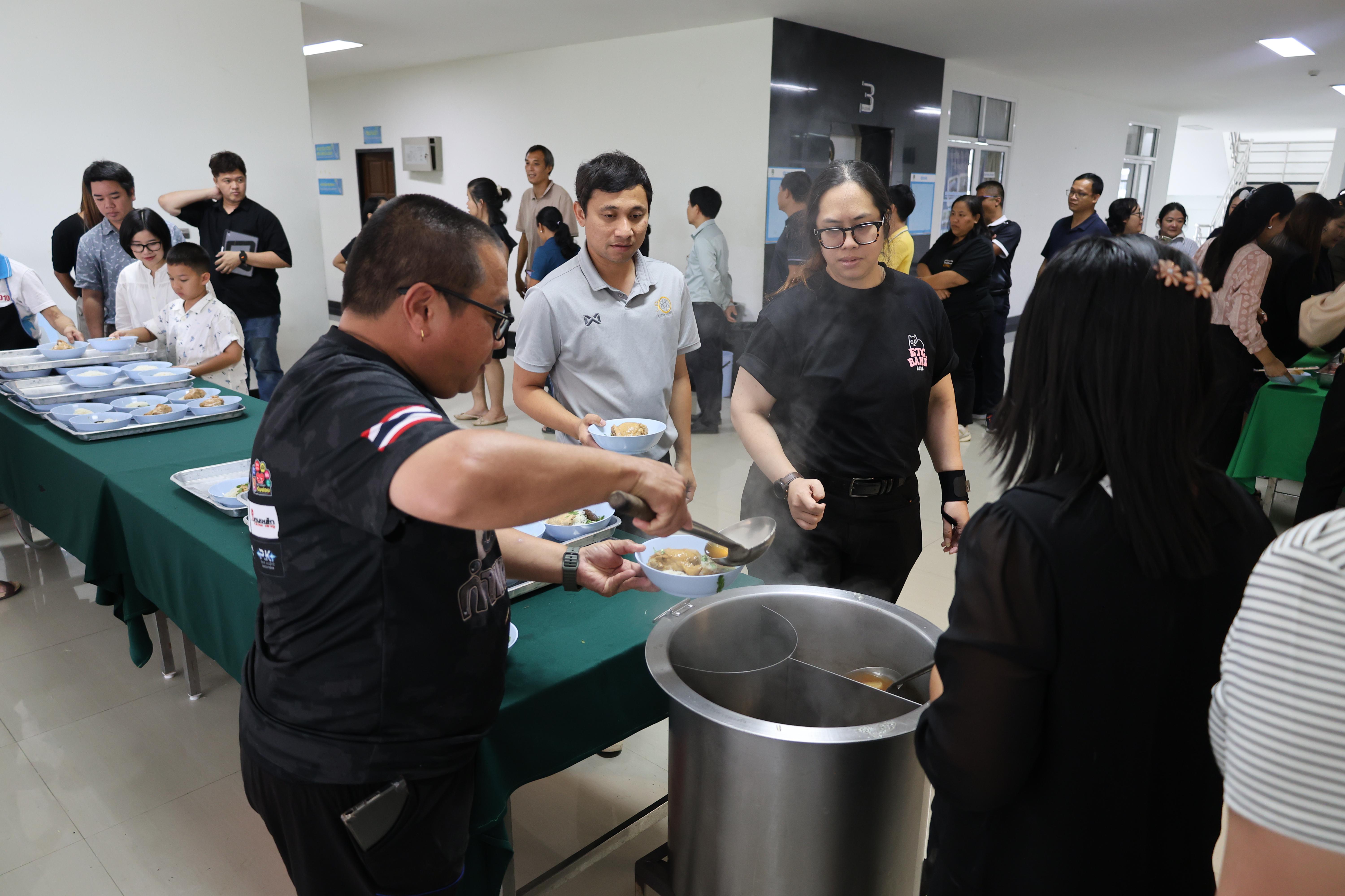 295. วันนี้เป็นการอบรมในโมดูลที่ 10 เรื่อง “ทักษะการโค้ชเพื่อการพัฒนา Soft Skills” .