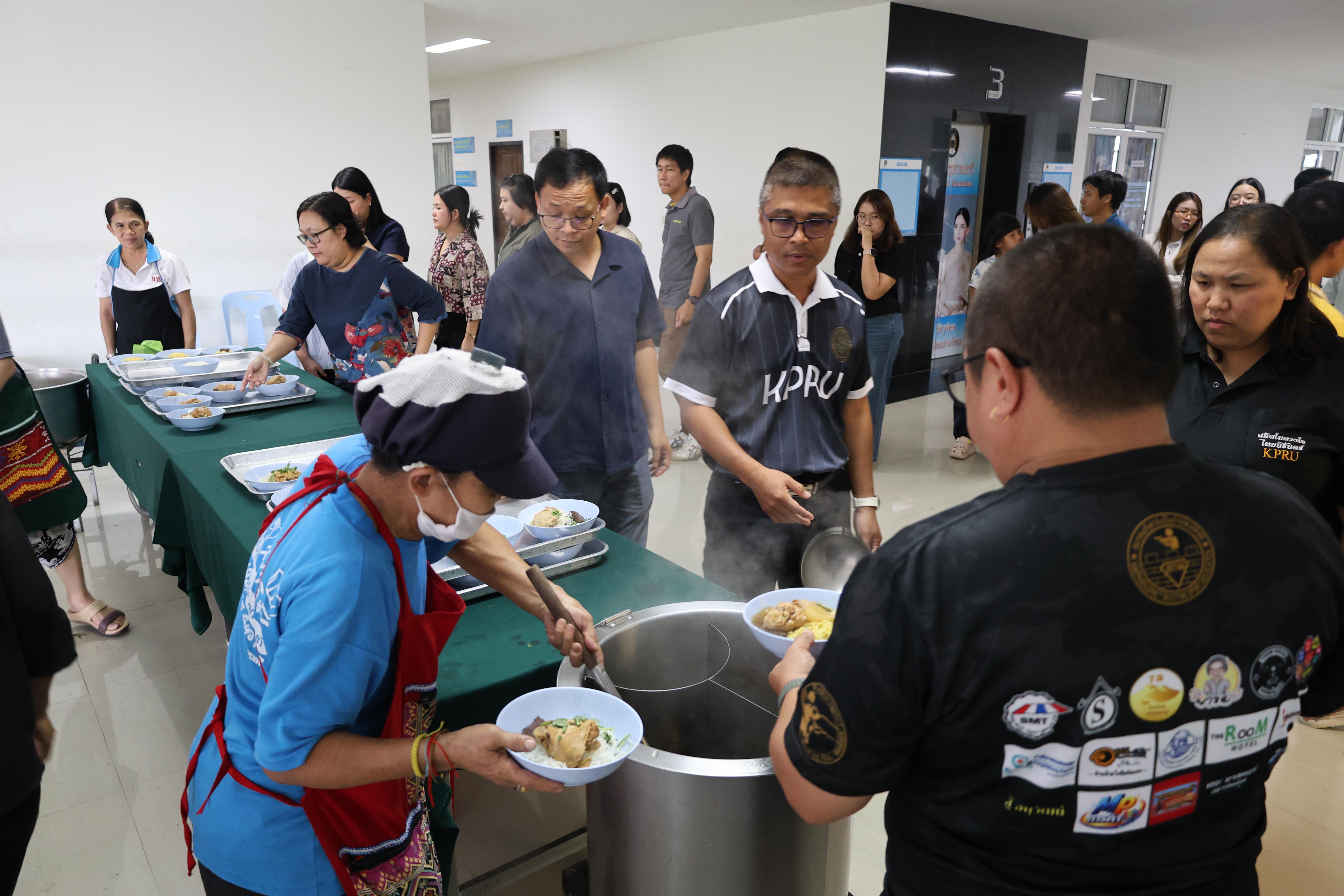 304. วันนี้เป็นการอบรมในโมดูลที่ 10 เรื่อง “ทักษะการโค้ชเพื่อการพัฒนา Soft Skills” .
