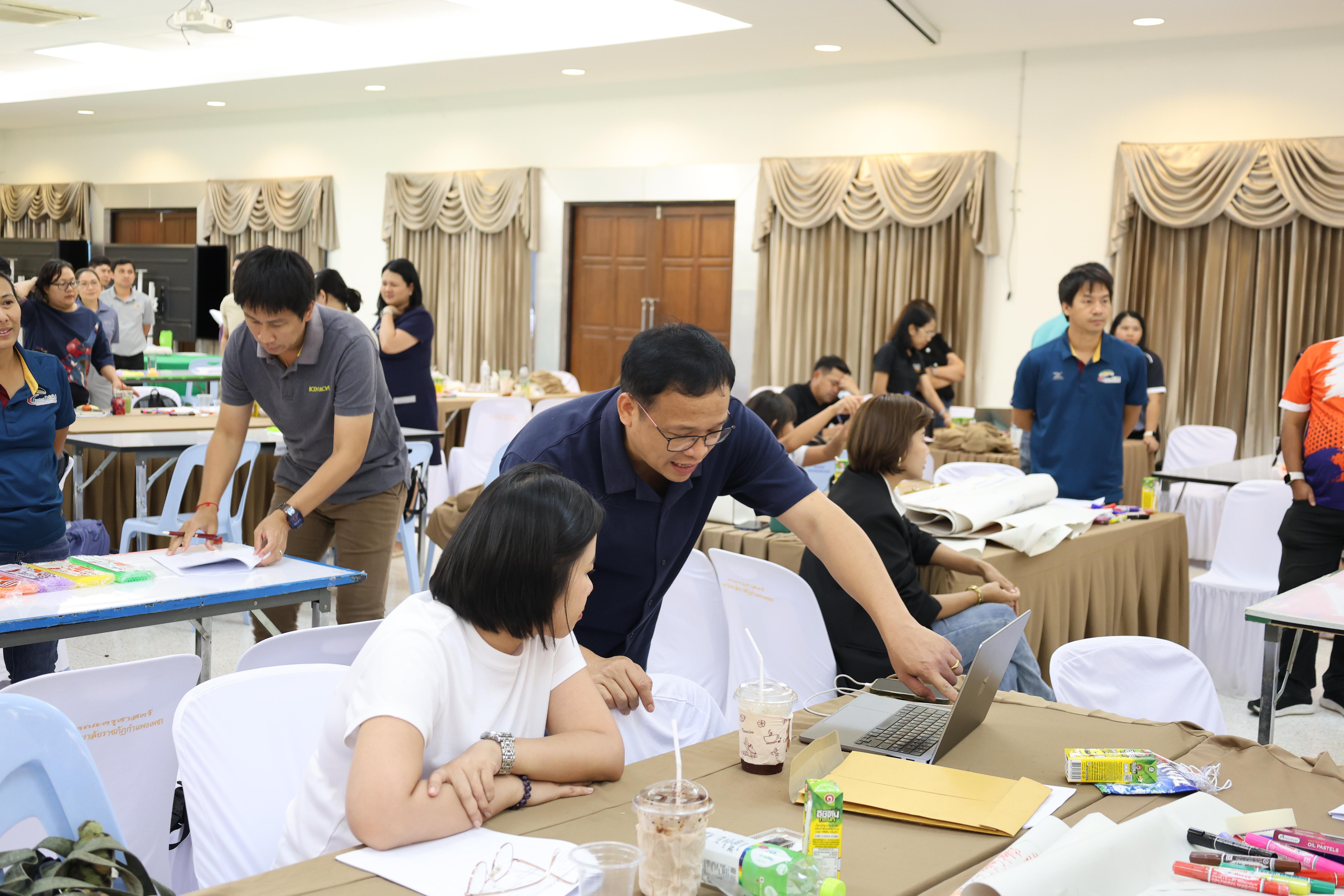 309. วันนี้เป็นการอบรมในโมดูลที่ 10 เรื่อง “ทักษะการโค้ชเพื่อการพัฒนา Soft Skills” .