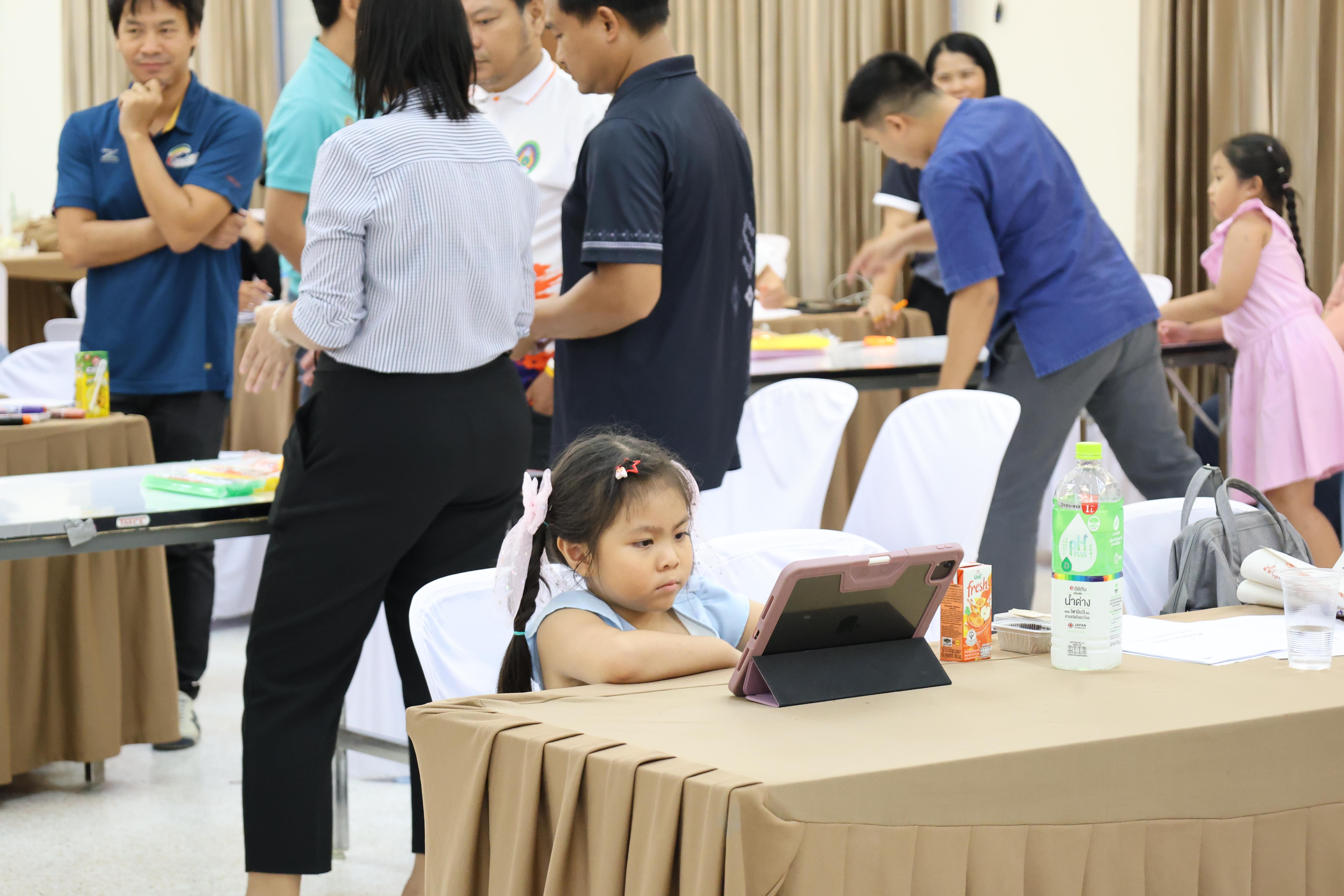 325. วันนี้เป็นการอบรมในโมดูลที่ 10 เรื่อง “ทักษะการโค้ชเพื่อการพัฒนา Soft Skills” .
