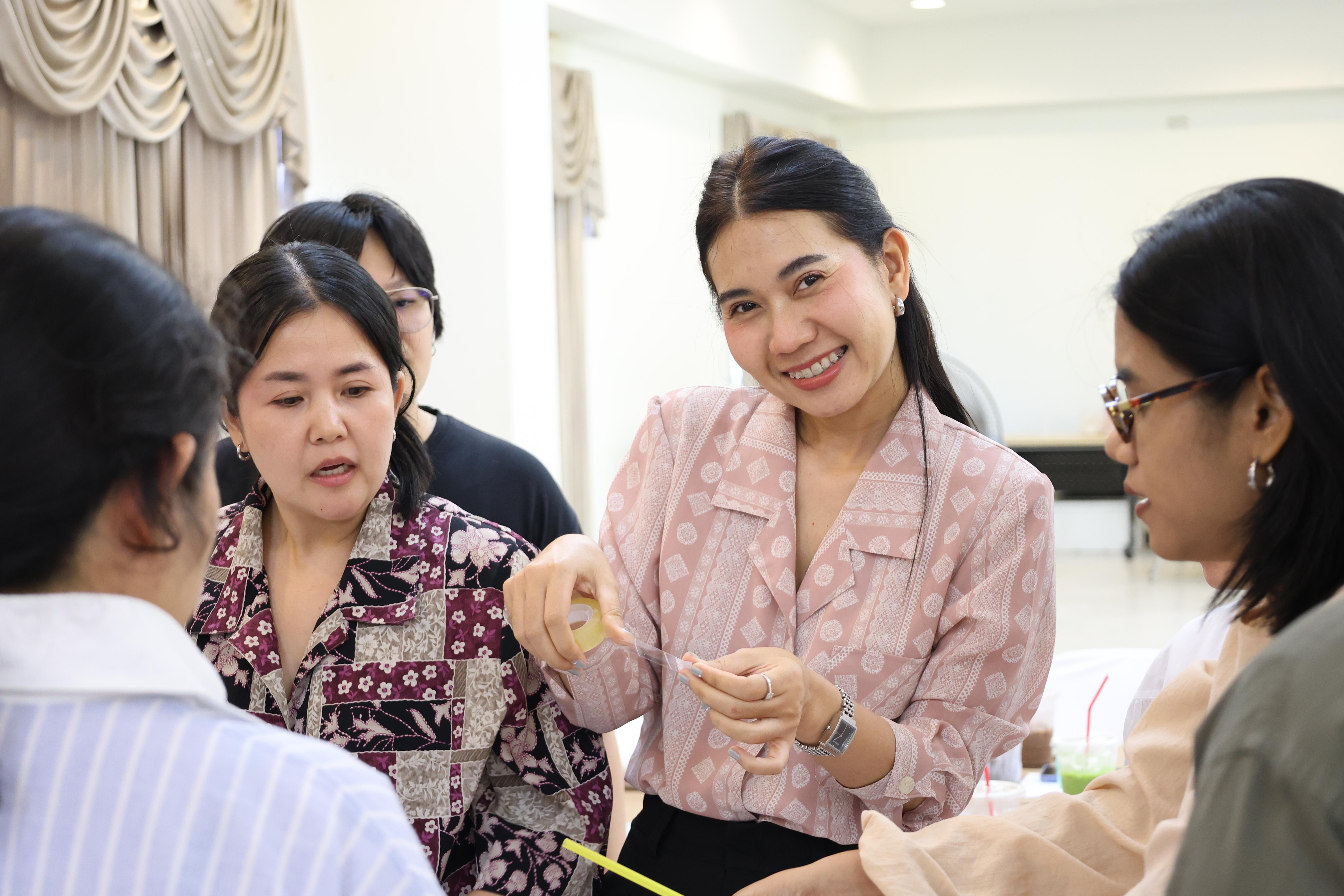 341. วันนี้เป็นการอบรมในโมดูลที่ 10 เรื่อง “ทักษะการโค้ชเพื่อการพัฒนา Soft Skills” .