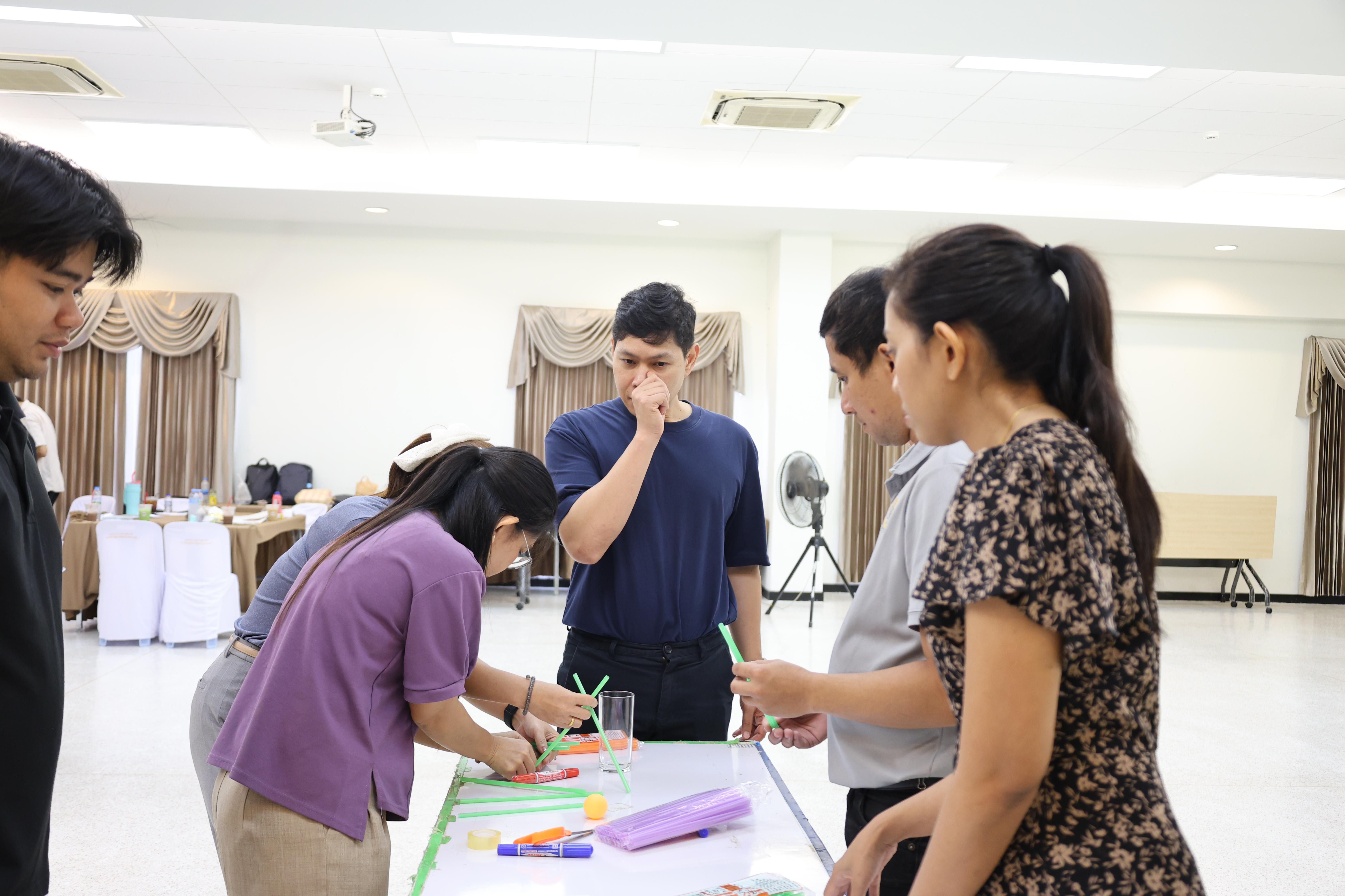 346. วันนี้เป็นการอบรมในโมดูลที่ 10 เรื่อง “ทักษะการโค้ชเพื่อการพัฒนา Soft Skills” .