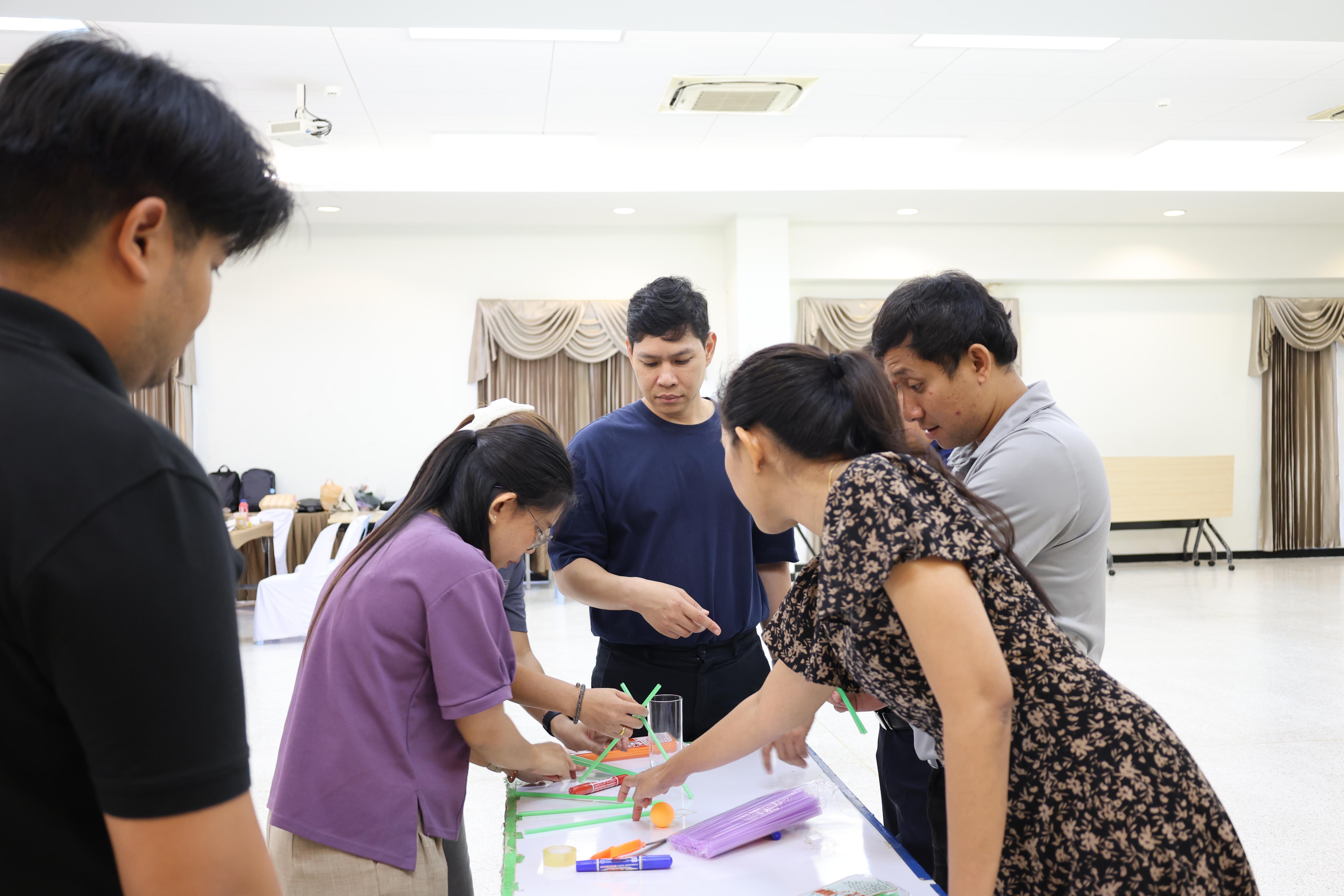 348. วันนี้เป็นการอบรมในโมดูลที่ 10 เรื่อง “ทักษะการโค้ชเพื่อการพัฒนา Soft Skills” .