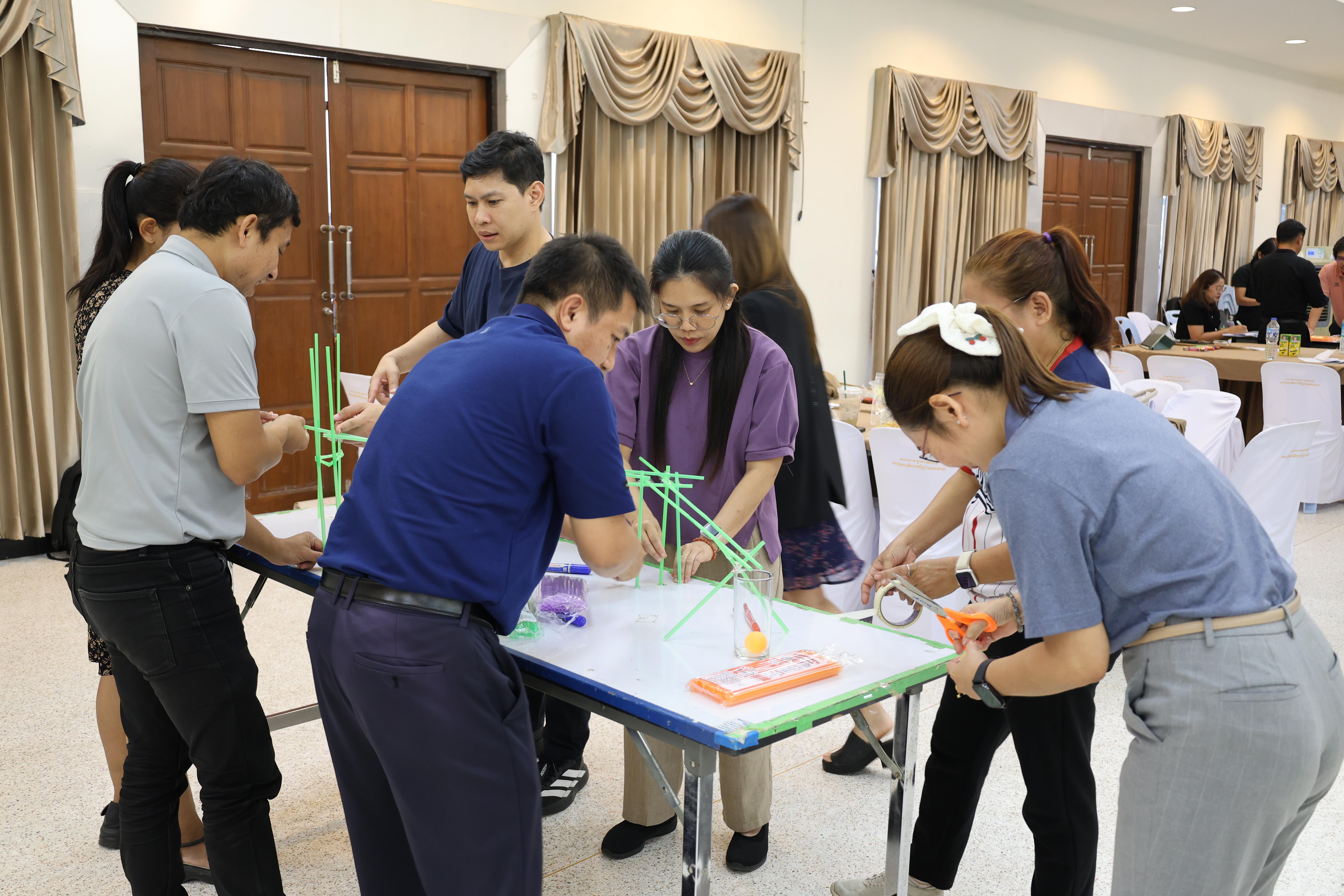 353. วันนี้เป็นการอบรมในโมดูลที่ 10 เรื่อง “ทักษะการโค้ชเพื่อการพัฒนา Soft Skills” .