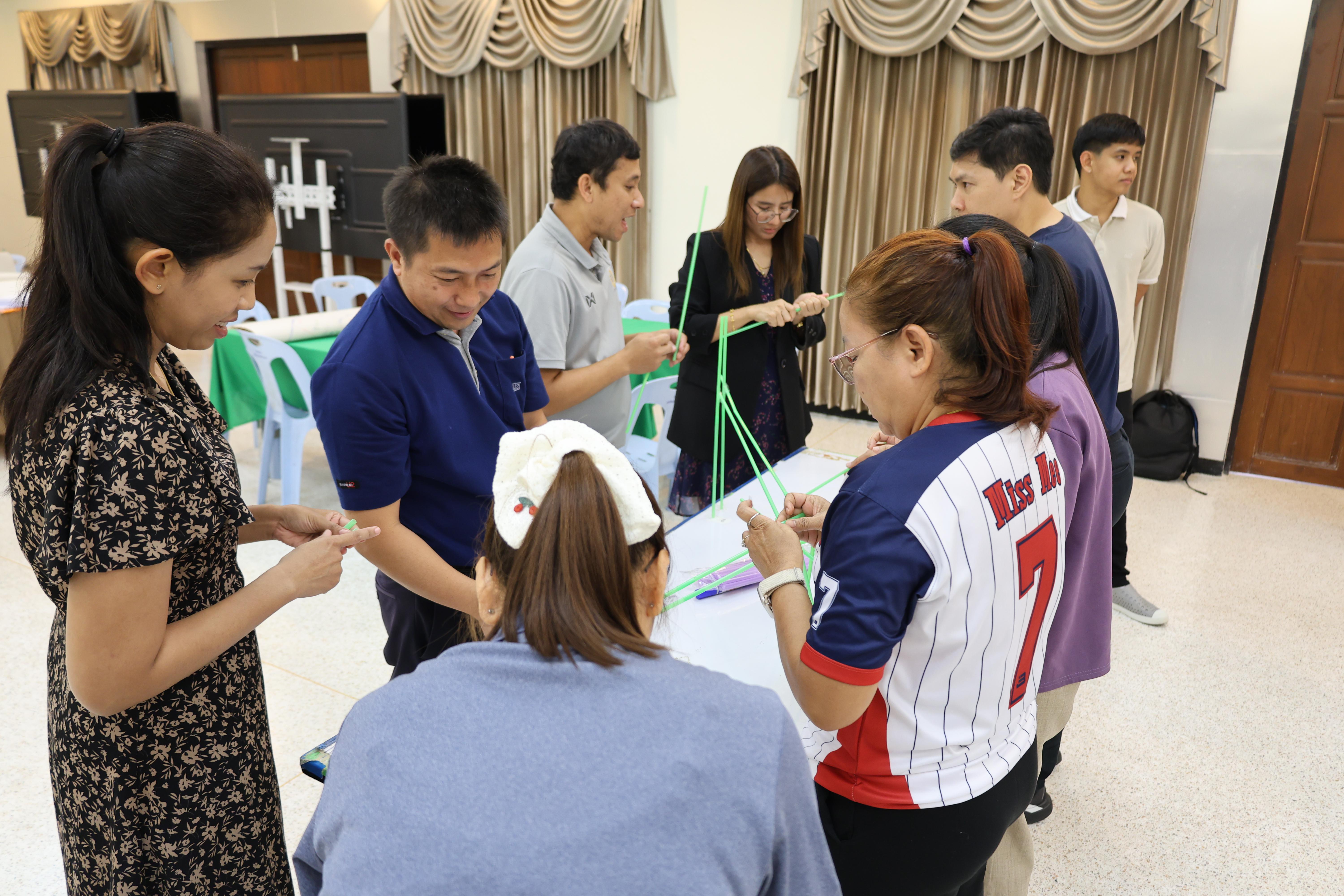 357. วันนี้เป็นการอบรมในโมดูลที่ 10 เรื่อง “ทักษะการโค้ชเพื่อการพัฒนา Soft Skills” .