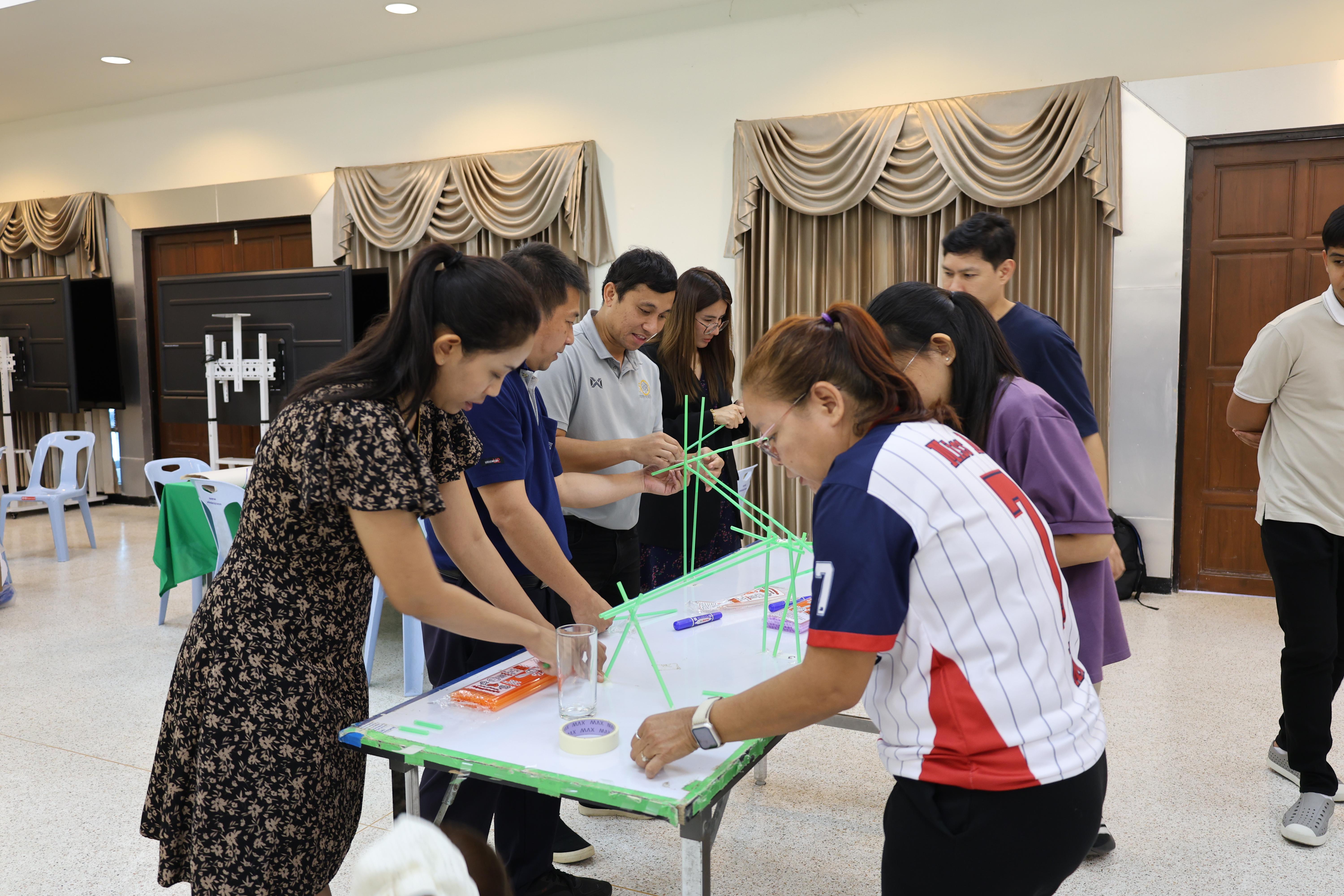 359. วันนี้เป็นการอบรมในโมดูลที่ 10 เรื่อง “ทักษะการโค้ชเพื่อการพัฒนา Soft Skills” .