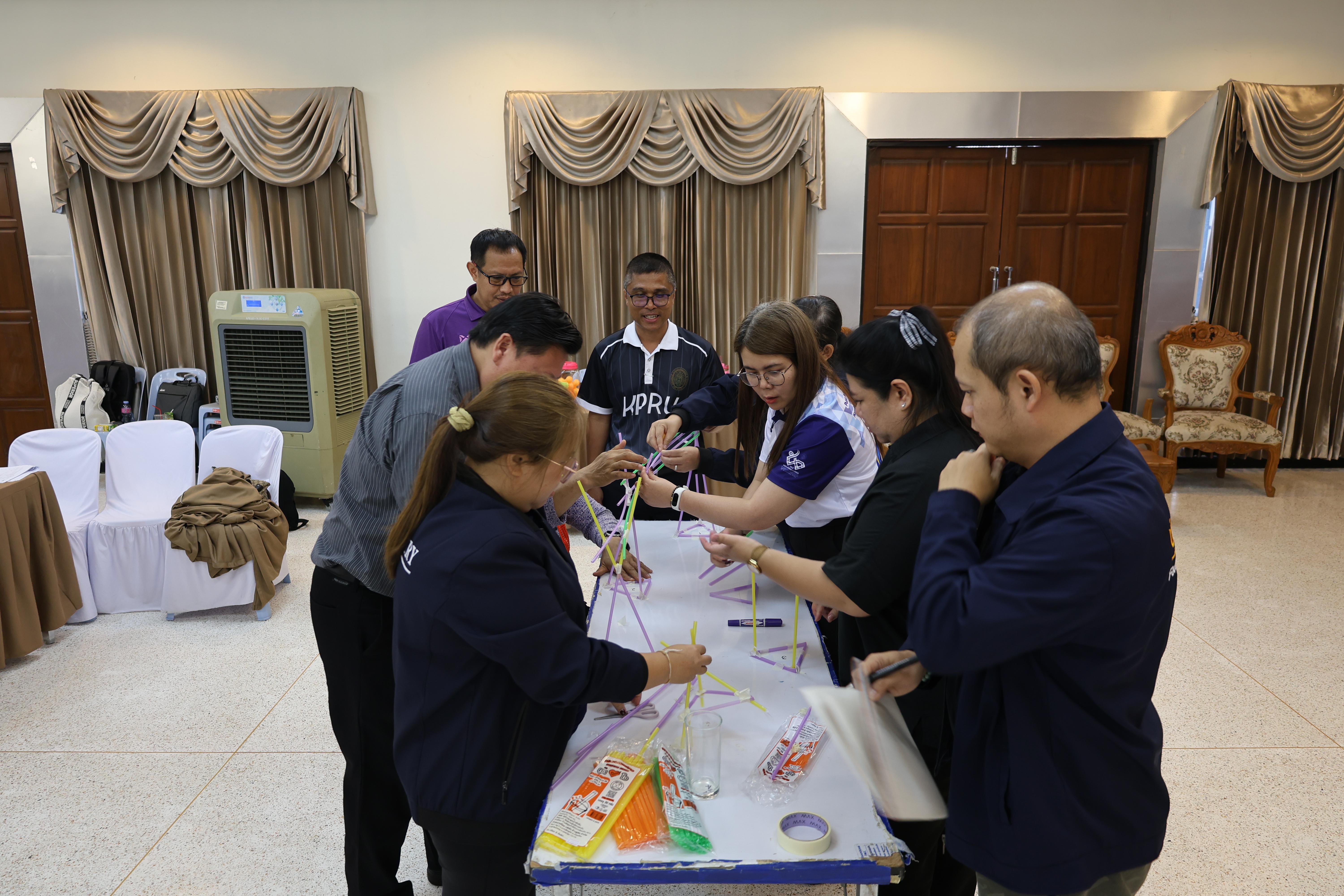 376. วันนี้เป็นการอบรมในโมดูลที่ 10 เรื่อง “ทักษะการโค้ชเพื่อการพัฒนา Soft Skills” .