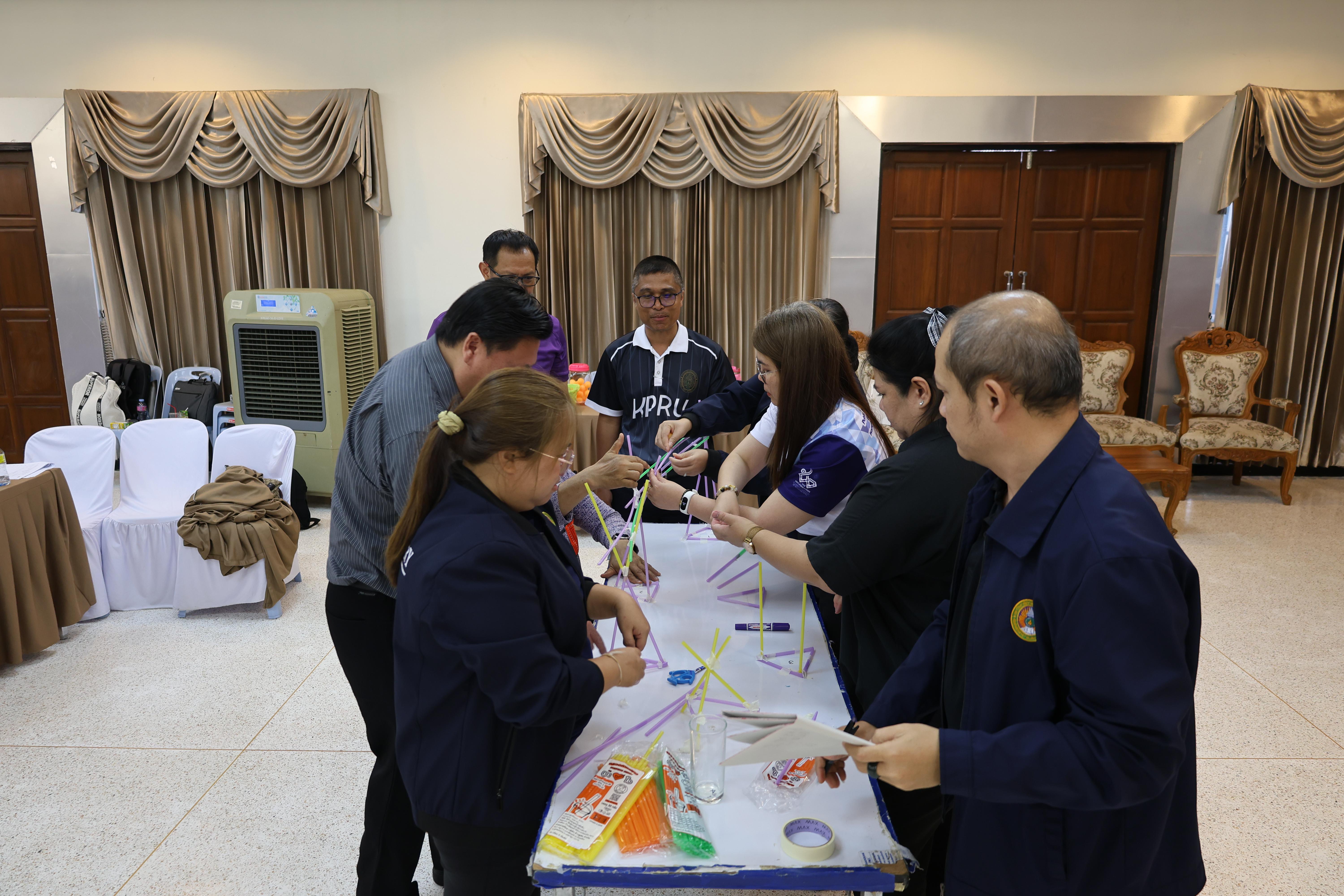 377. วันนี้เป็นการอบรมในโมดูลที่ 10 เรื่อง “ทักษะการโค้ชเพื่อการพัฒนา Soft Skills” .