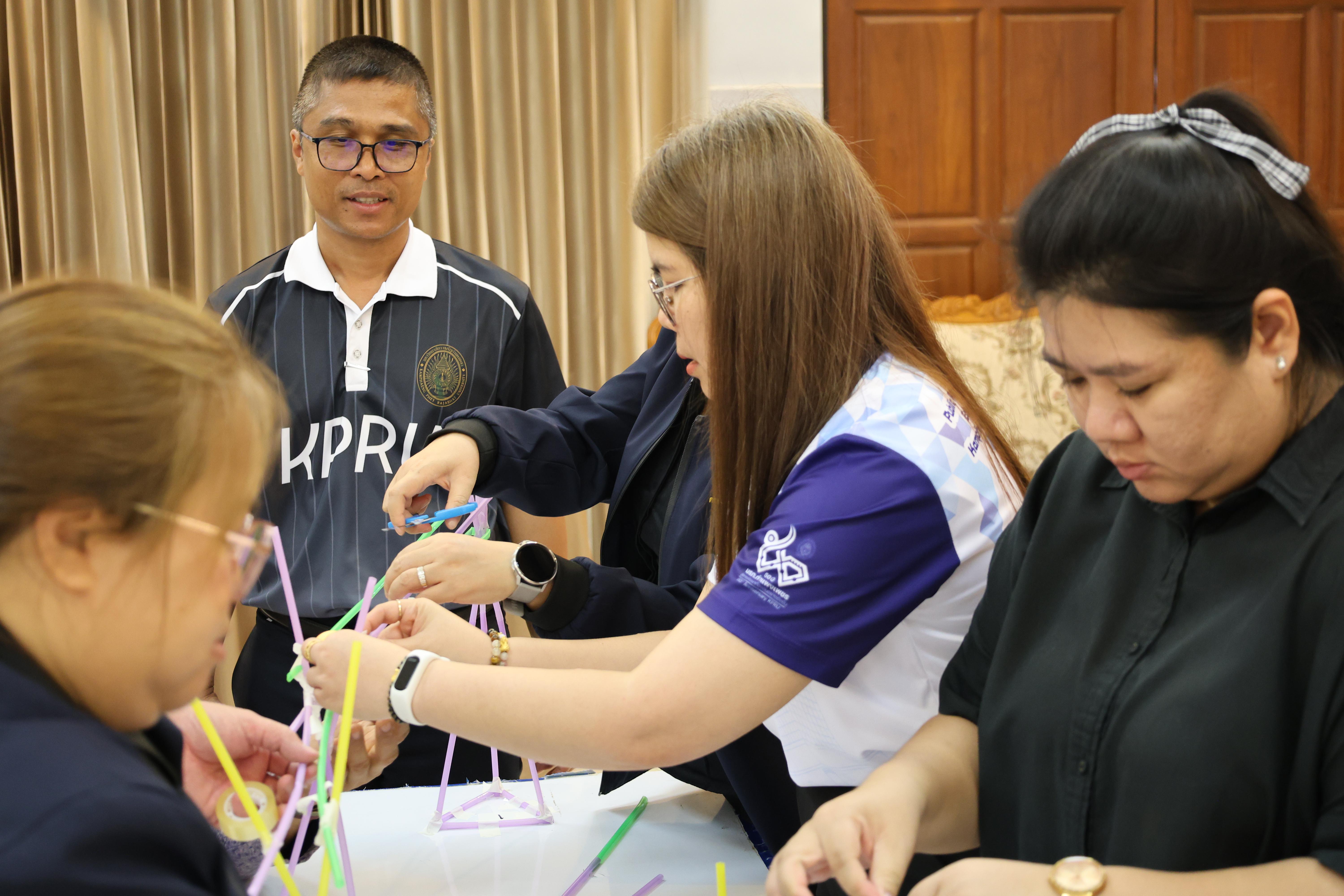 378. วันนี้เป็นการอบรมในโมดูลที่ 10 เรื่อง “ทักษะการโค้ชเพื่อการพัฒนา Soft Skills” .