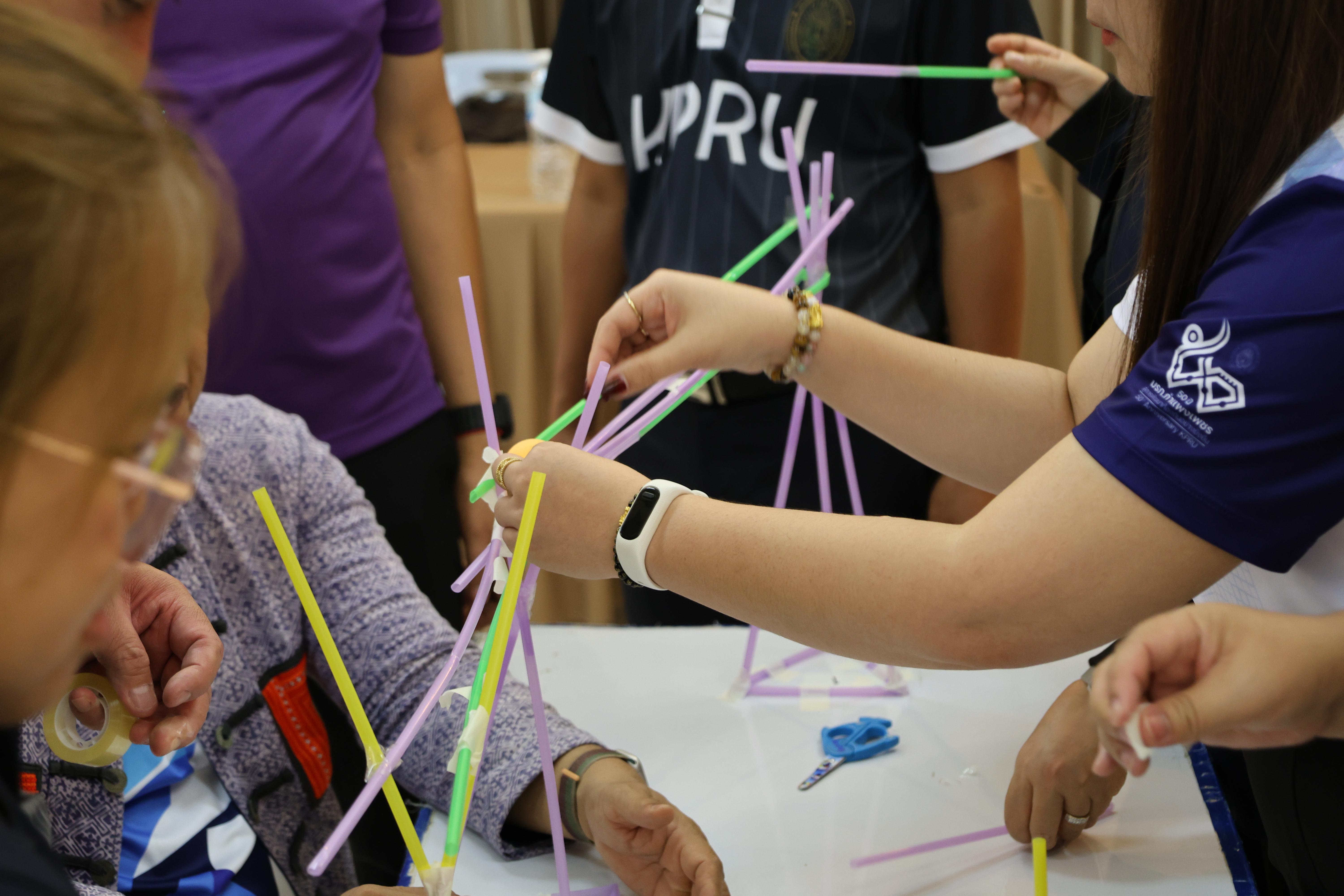 379. วันนี้เป็นการอบรมในโมดูลที่ 10 เรื่อง “ทักษะการโค้ชเพื่อการพัฒนา Soft Skills” .
