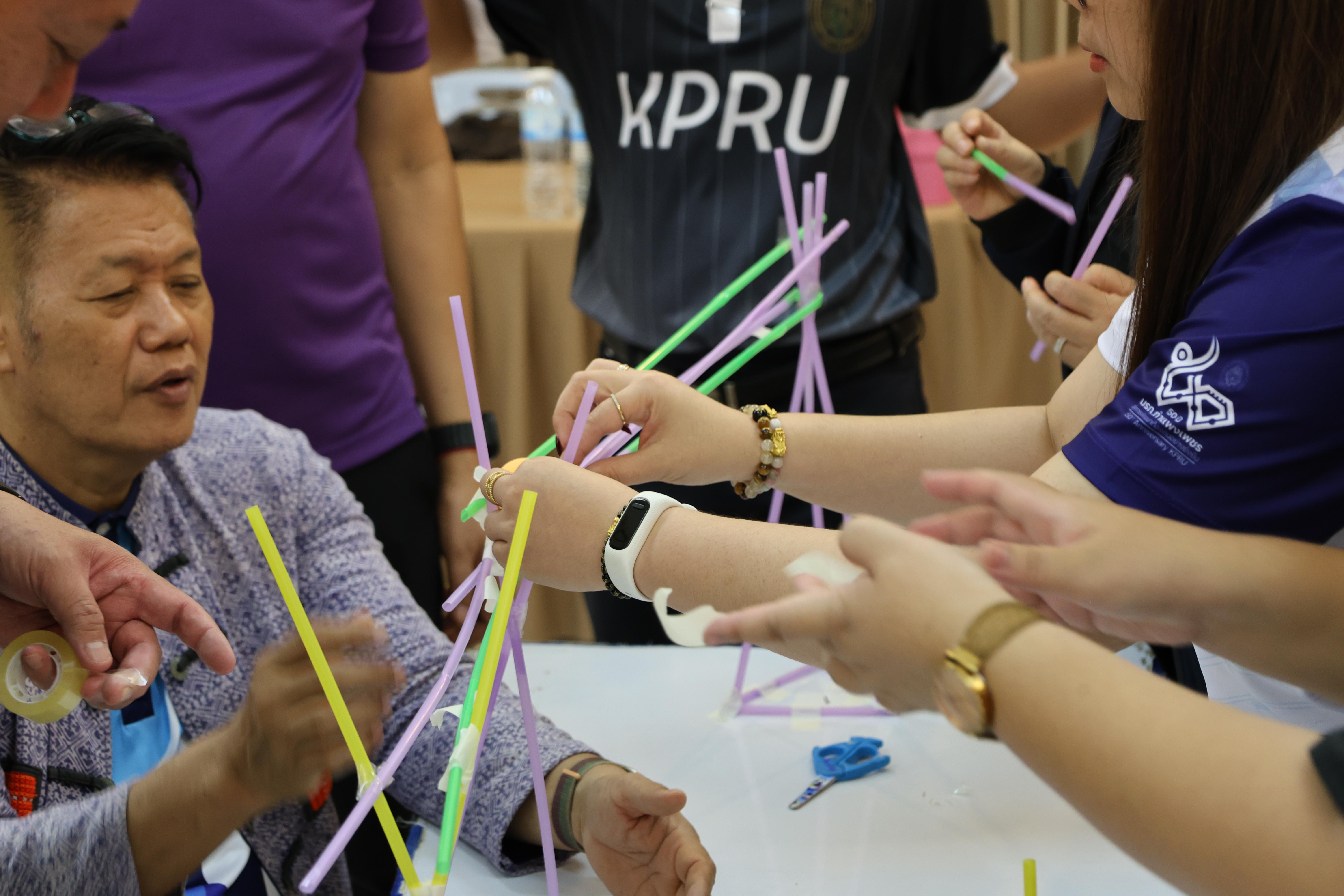 380. วันนี้เป็นการอบรมในโมดูลที่ 10 เรื่อง “ทักษะการโค้ชเพื่อการพัฒนา Soft Skills” .