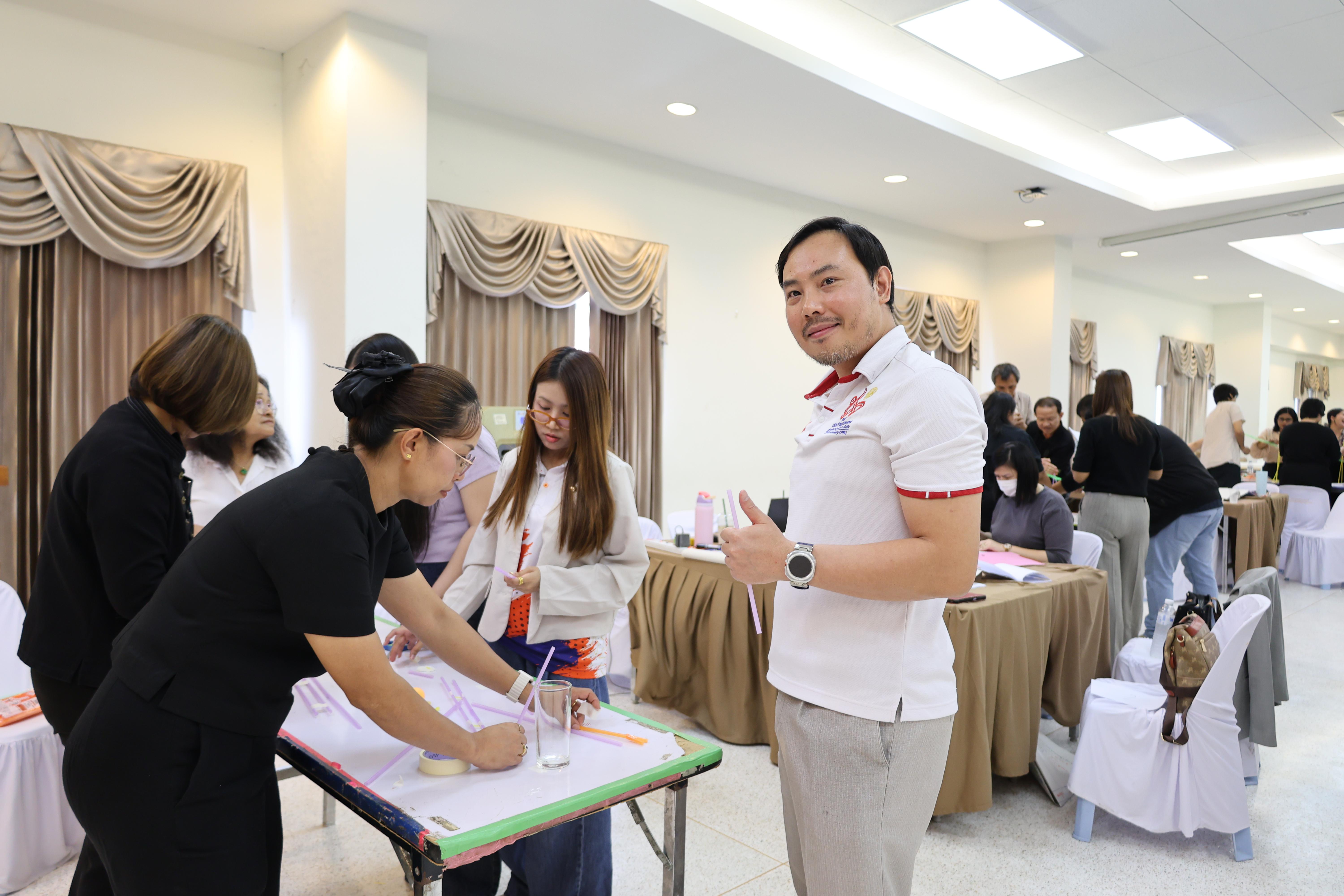 385. วันนี้เป็นการอบรมในโมดูลที่ 10 เรื่อง “ทักษะการโค้ชเพื่อการพัฒนา Soft Skills” .