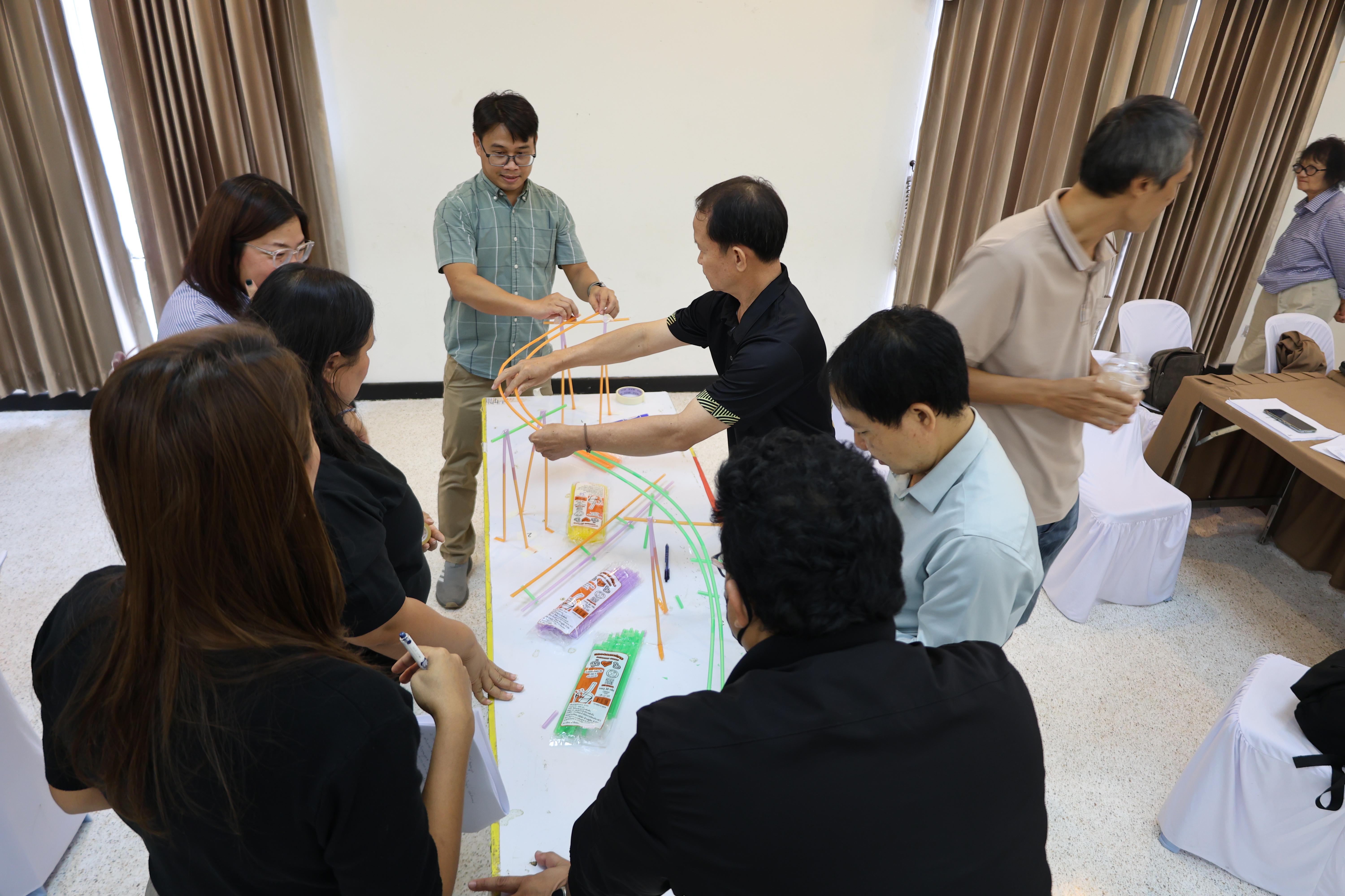 387. วันนี้เป็นการอบรมในโมดูลที่ 10 เรื่อง “ทักษะการโค้ชเพื่อการพัฒนา Soft Skills” .