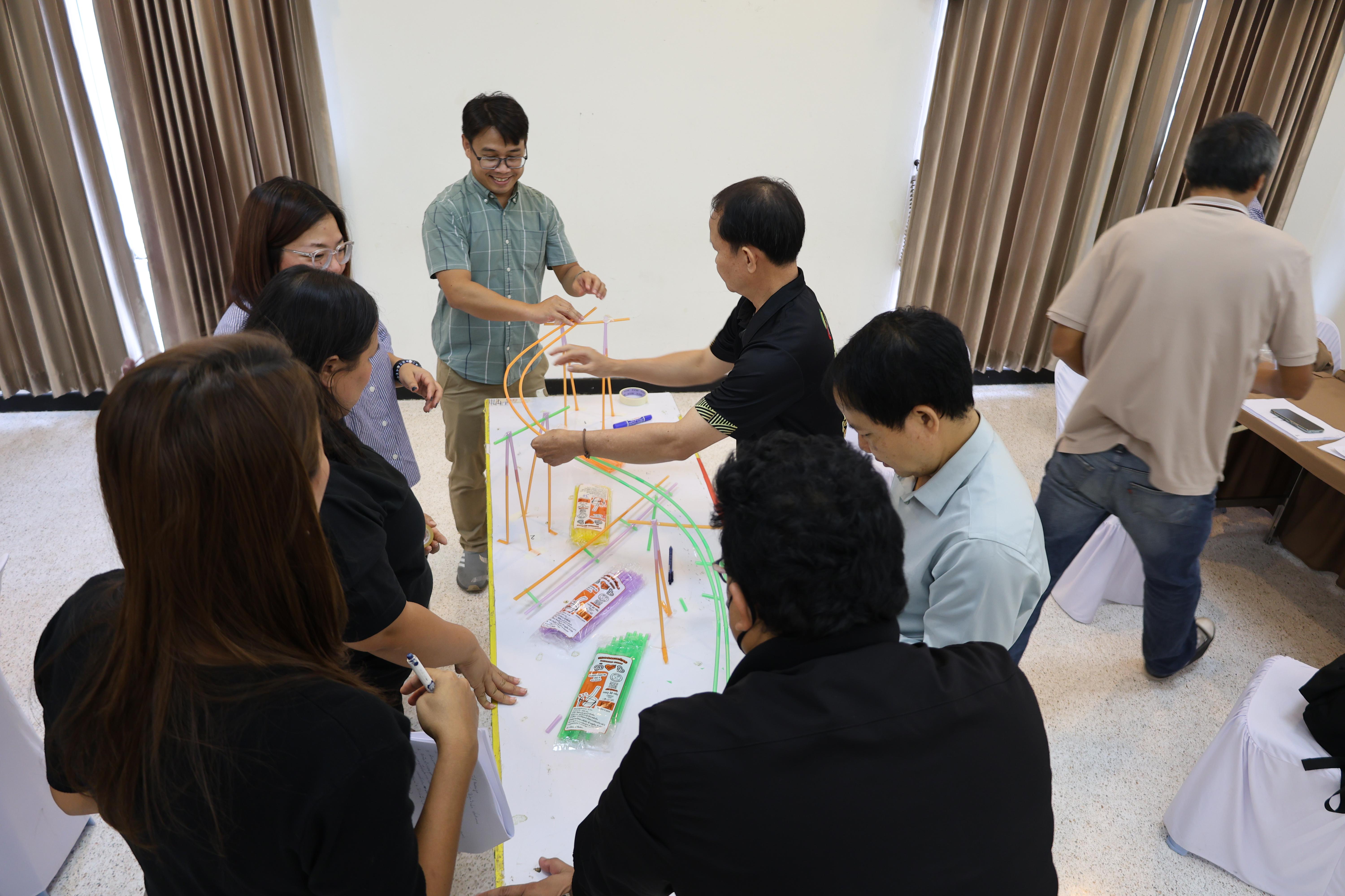 388. วันนี้เป็นการอบรมในโมดูลที่ 10 เรื่อง “ทักษะการโค้ชเพื่อการพัฒนา Soft Skills” .