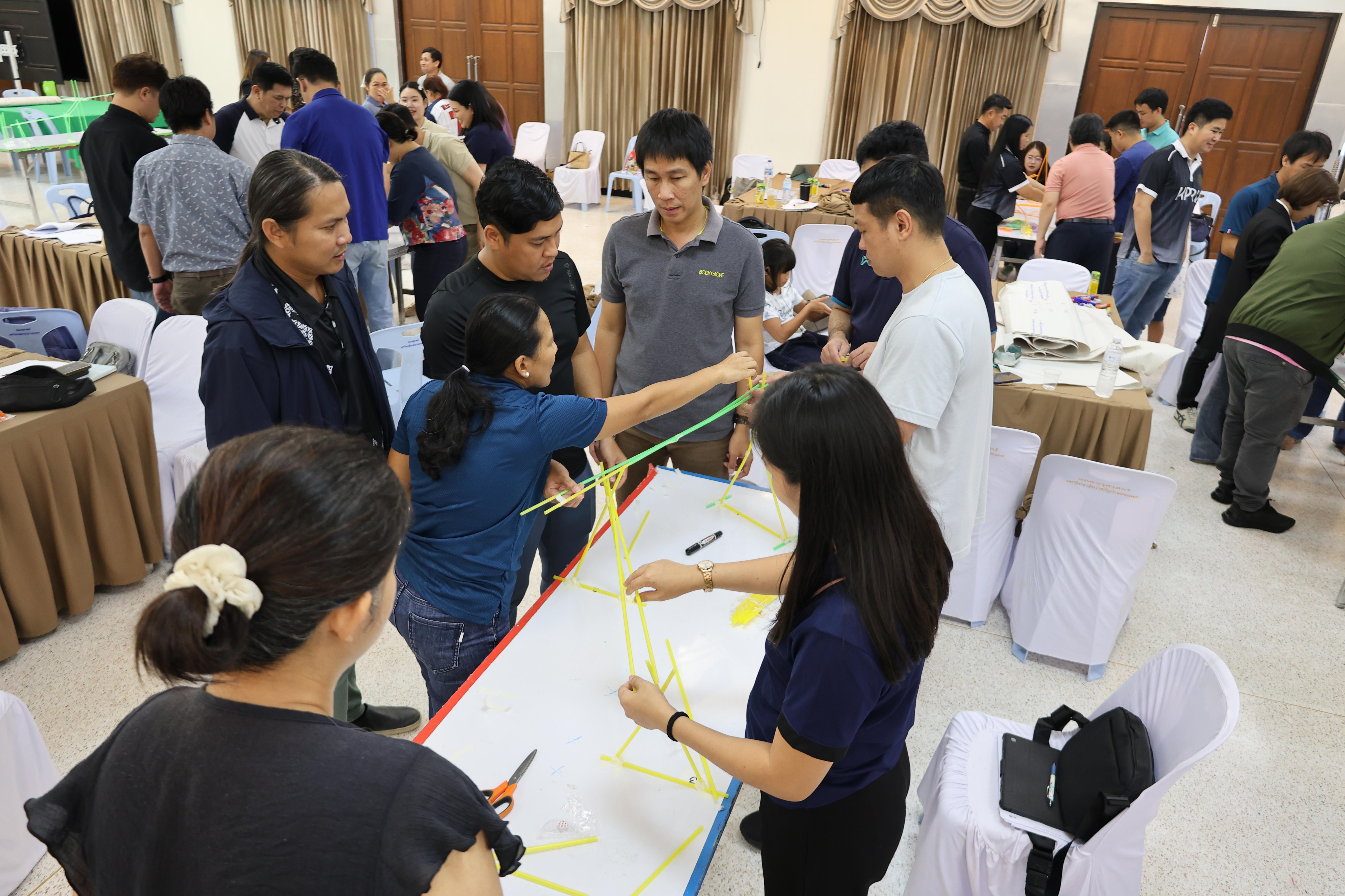 389. วันนี้เป็นการอบรมในโมดูลที่ 10 เรื่อง “ทักษะการโค้ชเพื่อการพัฒนา Soft Skills” .